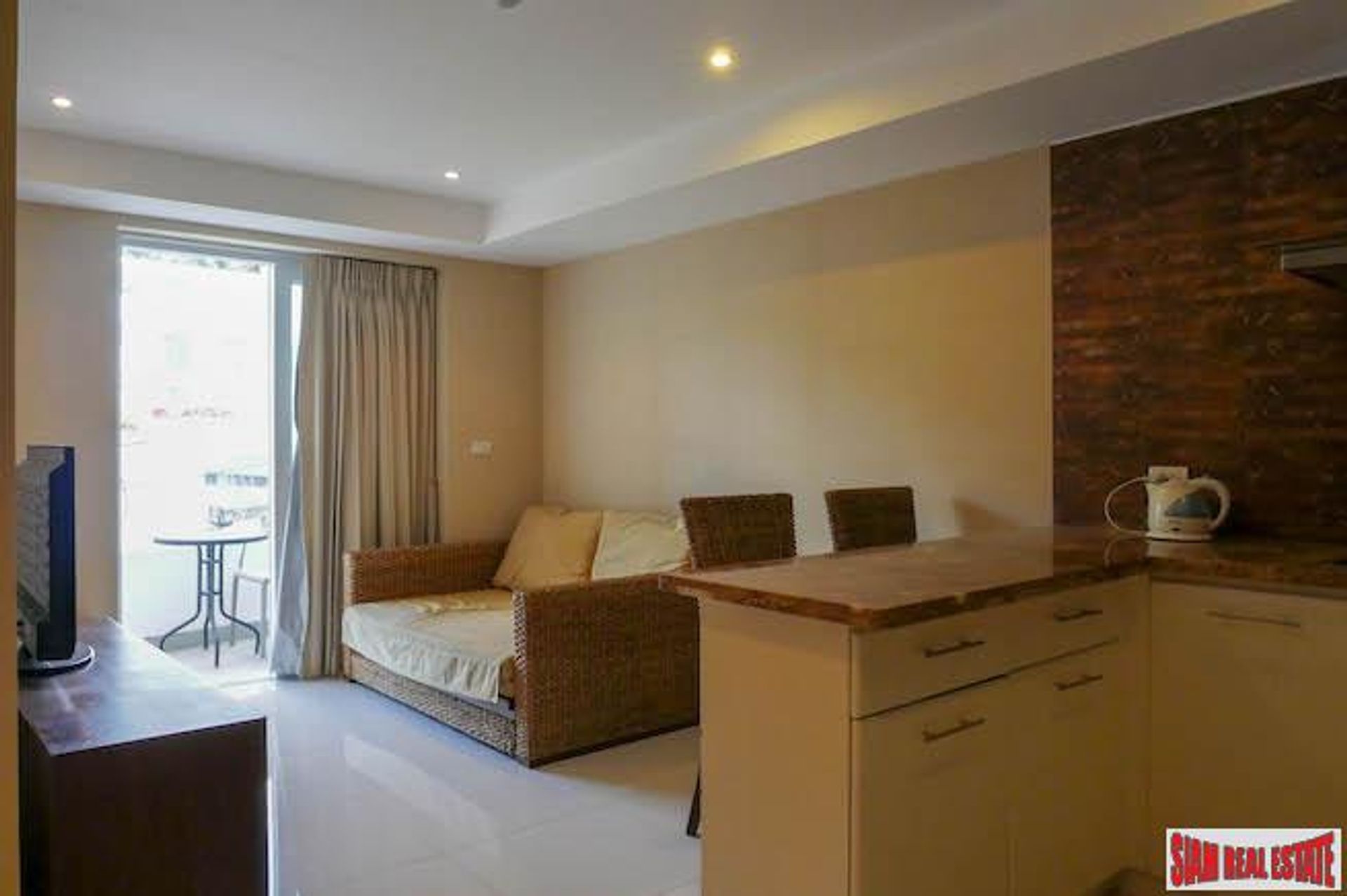 Condominium in Tambon Karon, Chang Wat Phuket 10710208