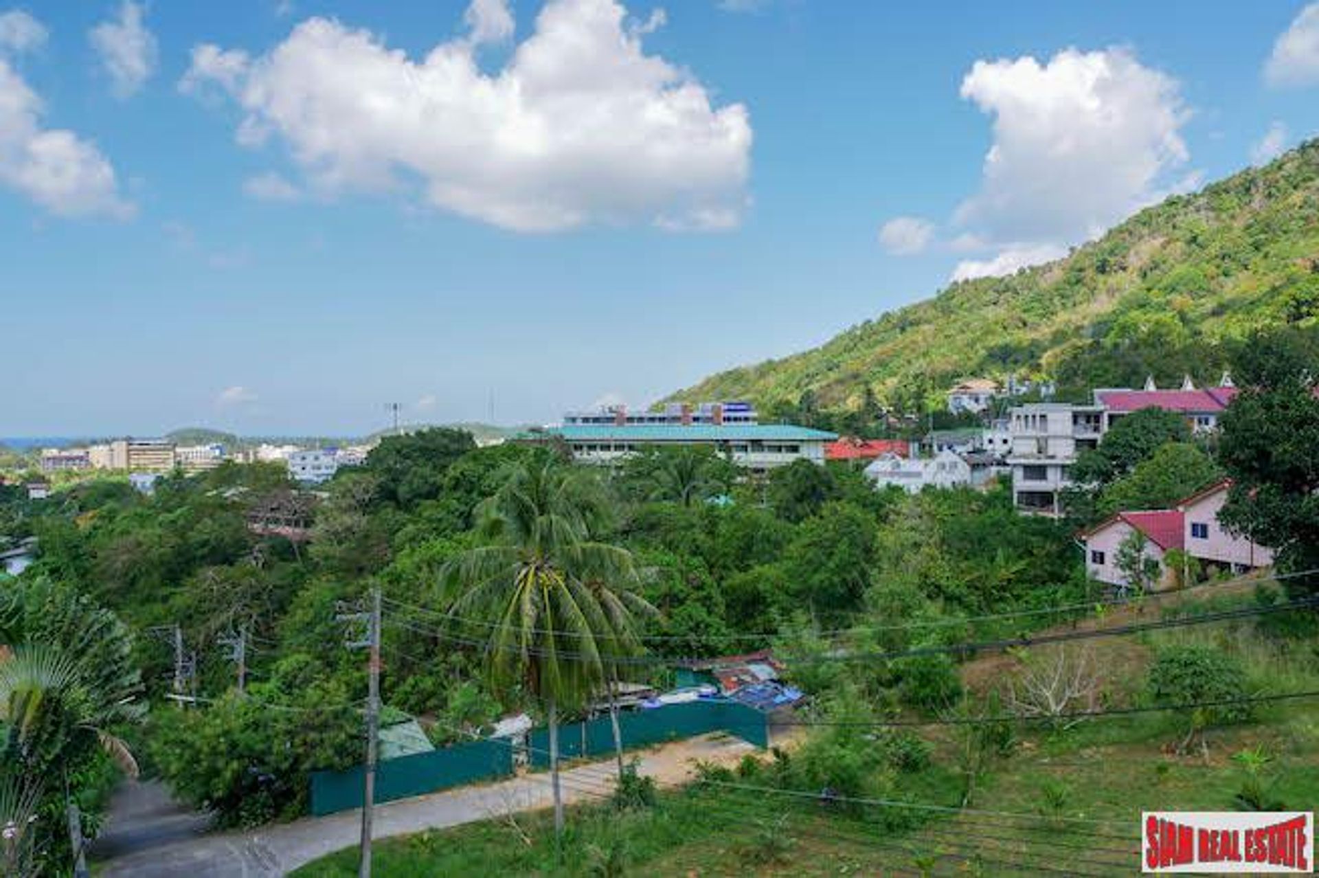 Condominium in Tambon Karon, Chang Wat Phuket 10710208