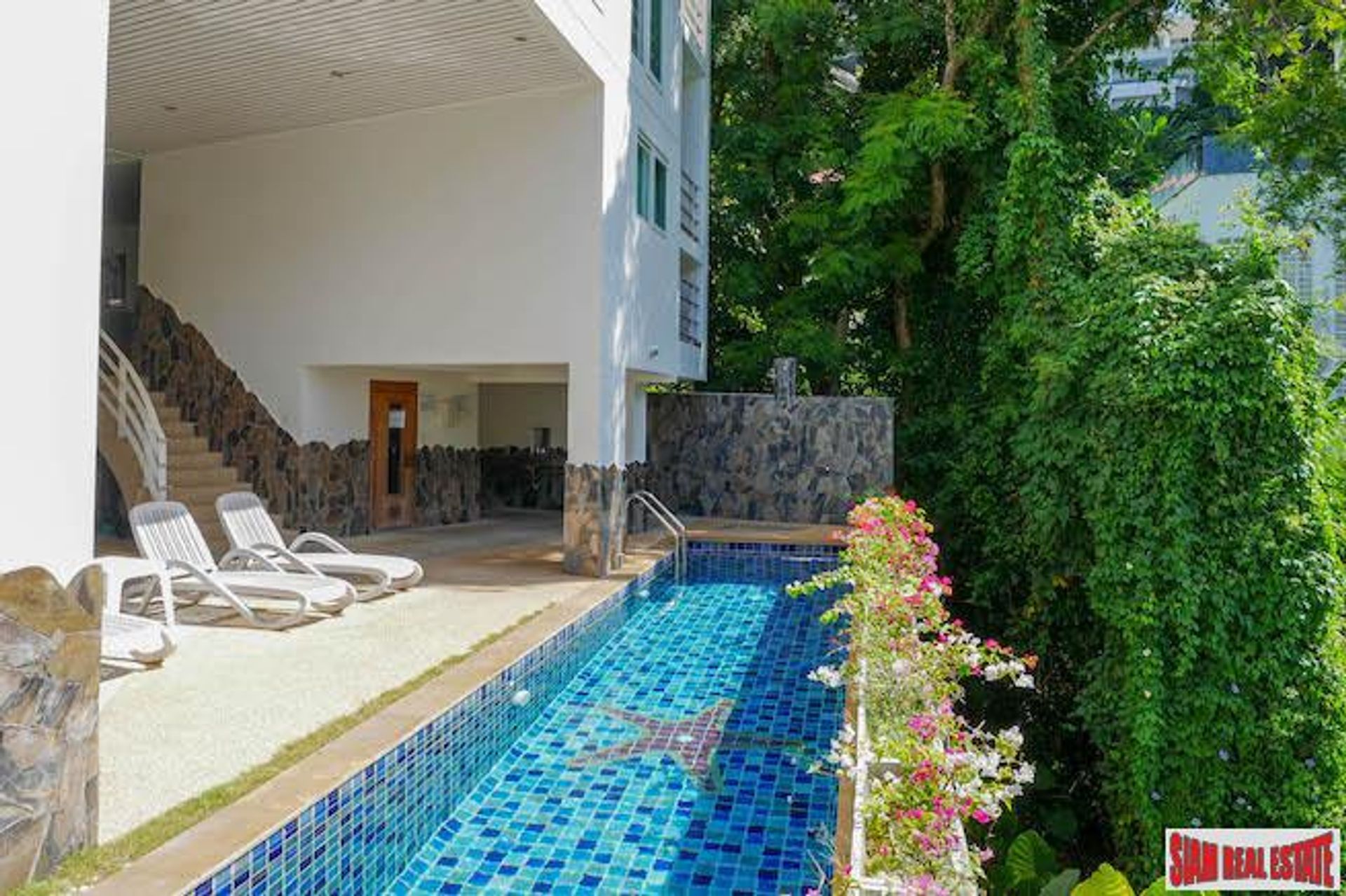 Condominium in Tambon Karon, Chang Wat Phuket 10710208