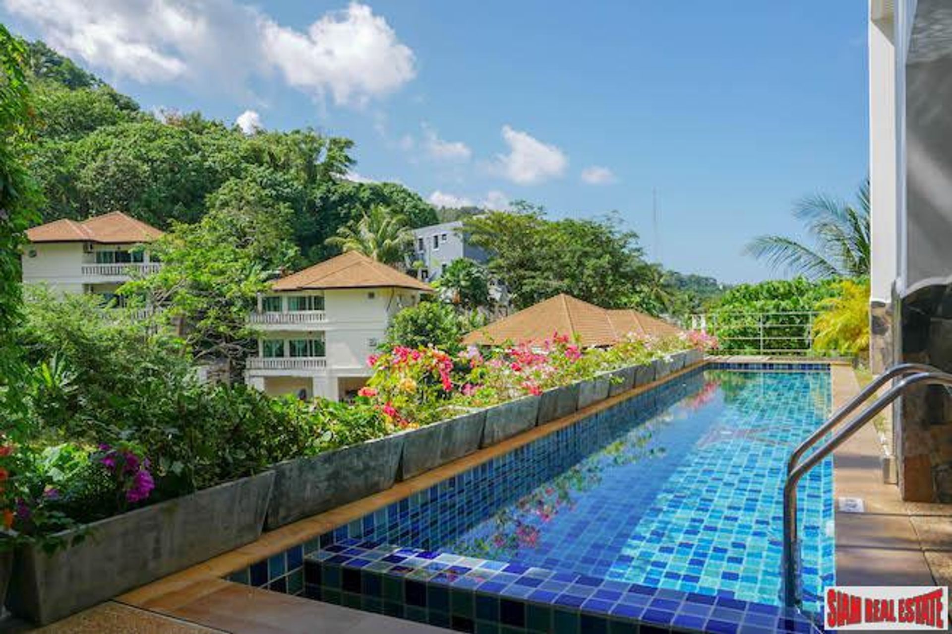 Condominium in Tambon Karon, Chang Wat Phuket 10710208