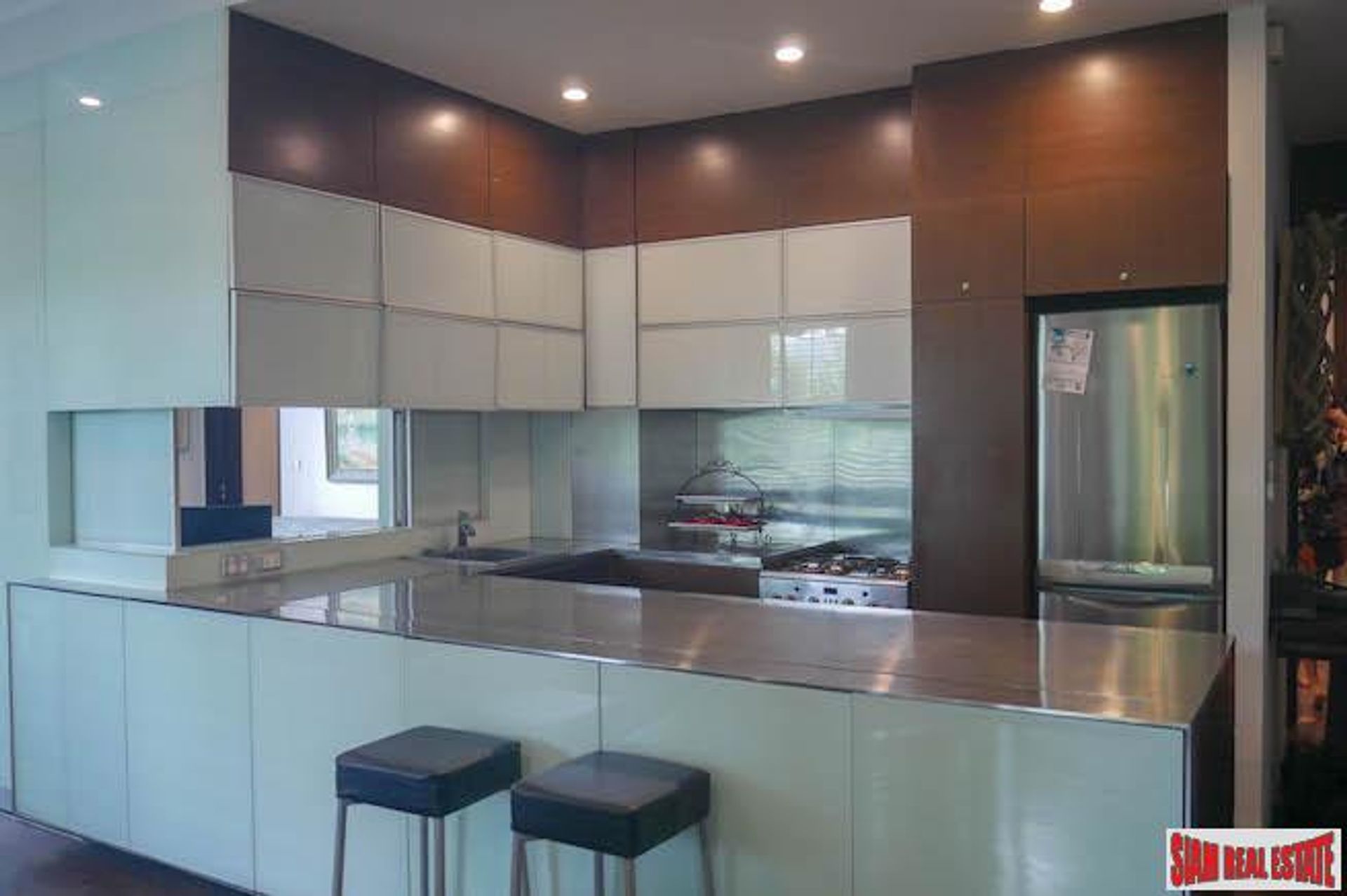 Condominium in Tambon Karon, Chang Wat Phuket 10710394