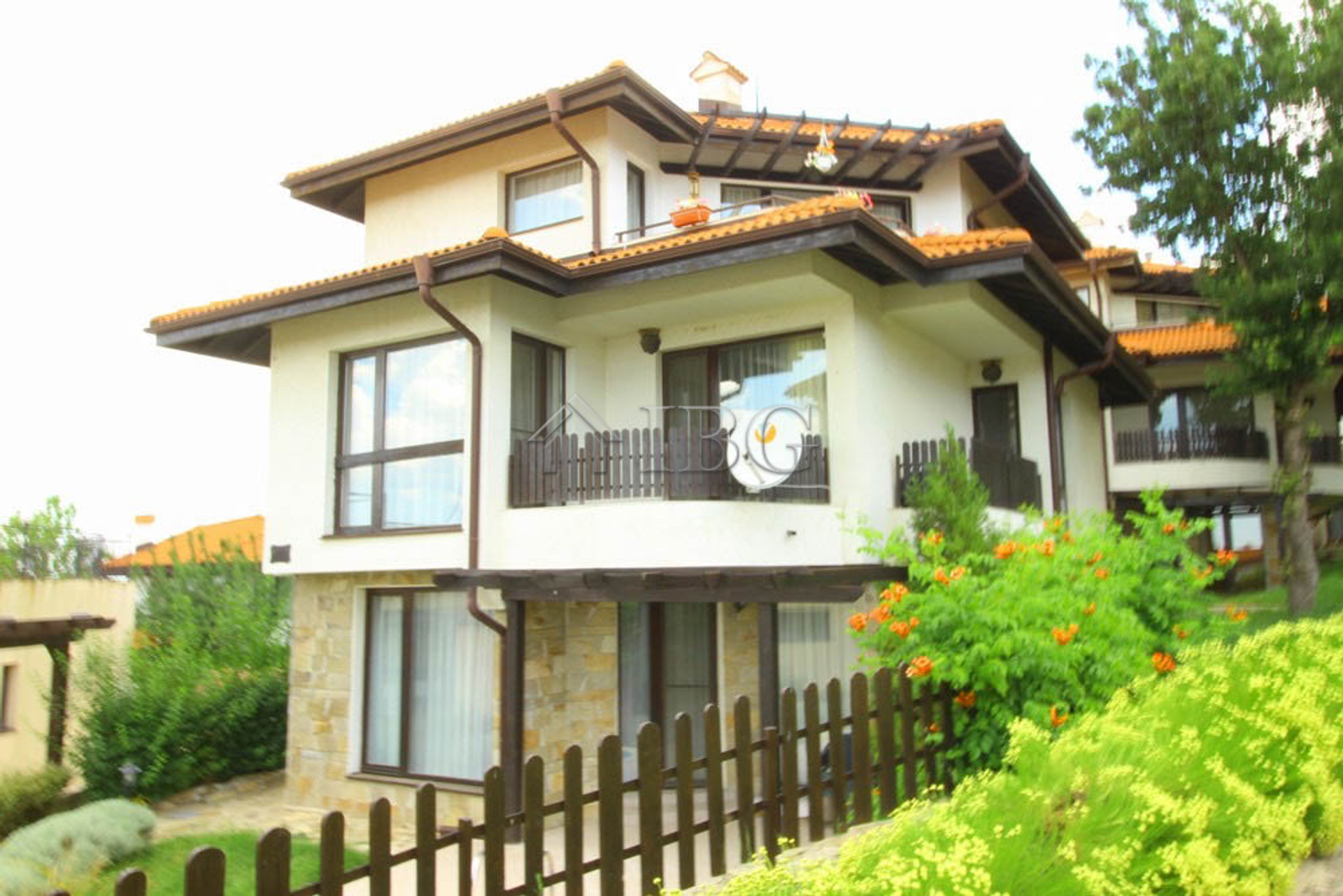 House in Sunny Beach, Burgas 10710975