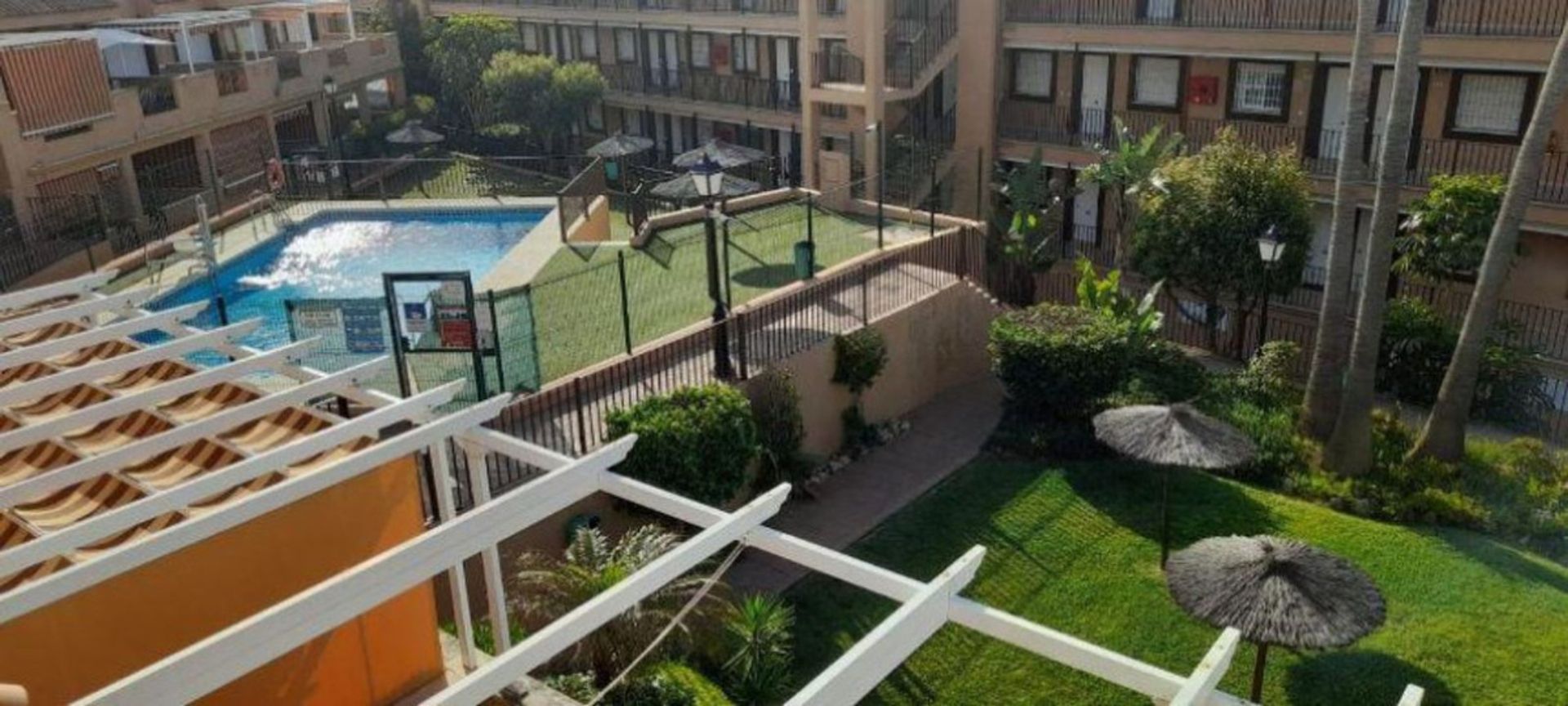 Condominium in San Luis de Sabinillas, Andalusia 10713225