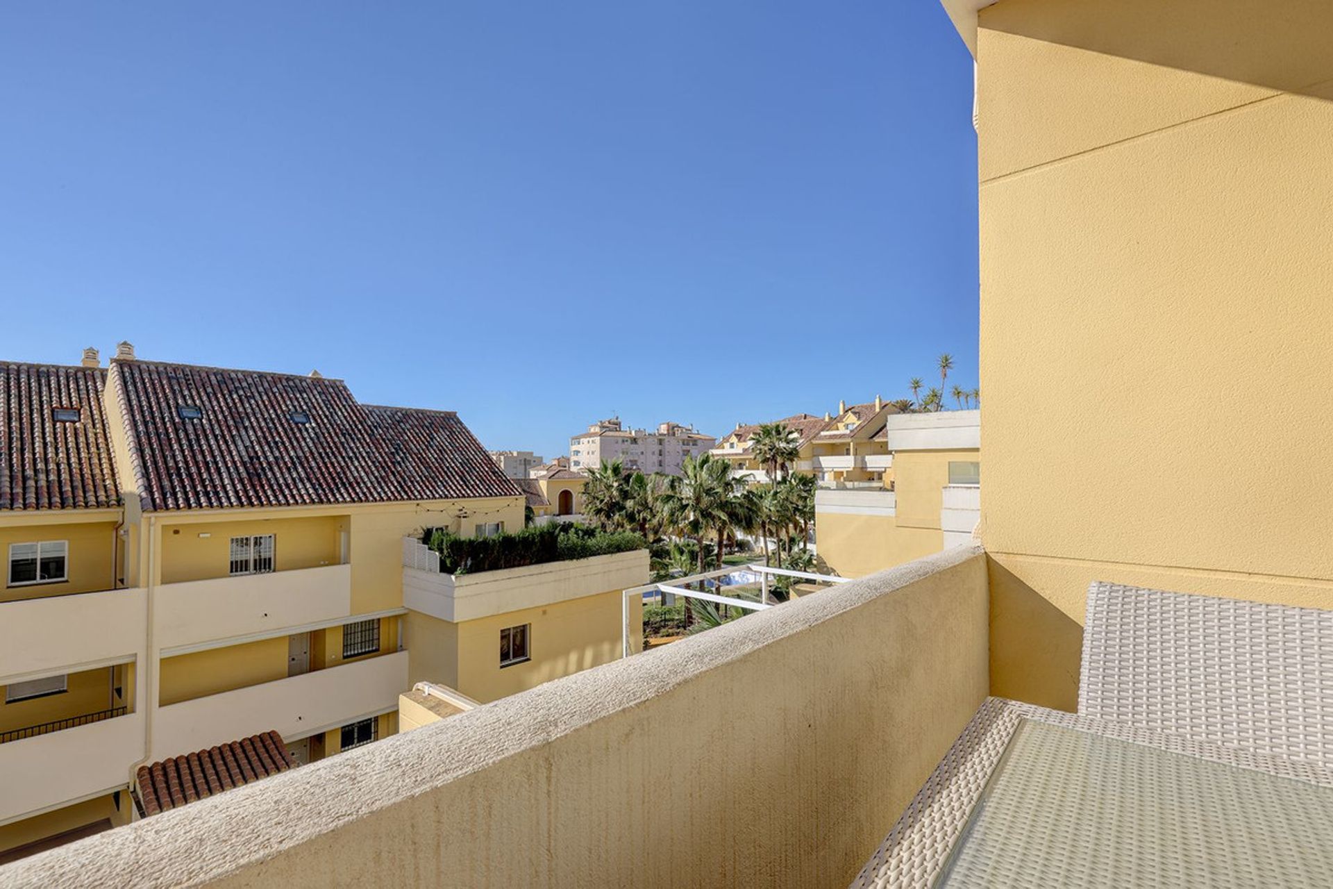 Condominium dans Estepona, Andalousie 10713536