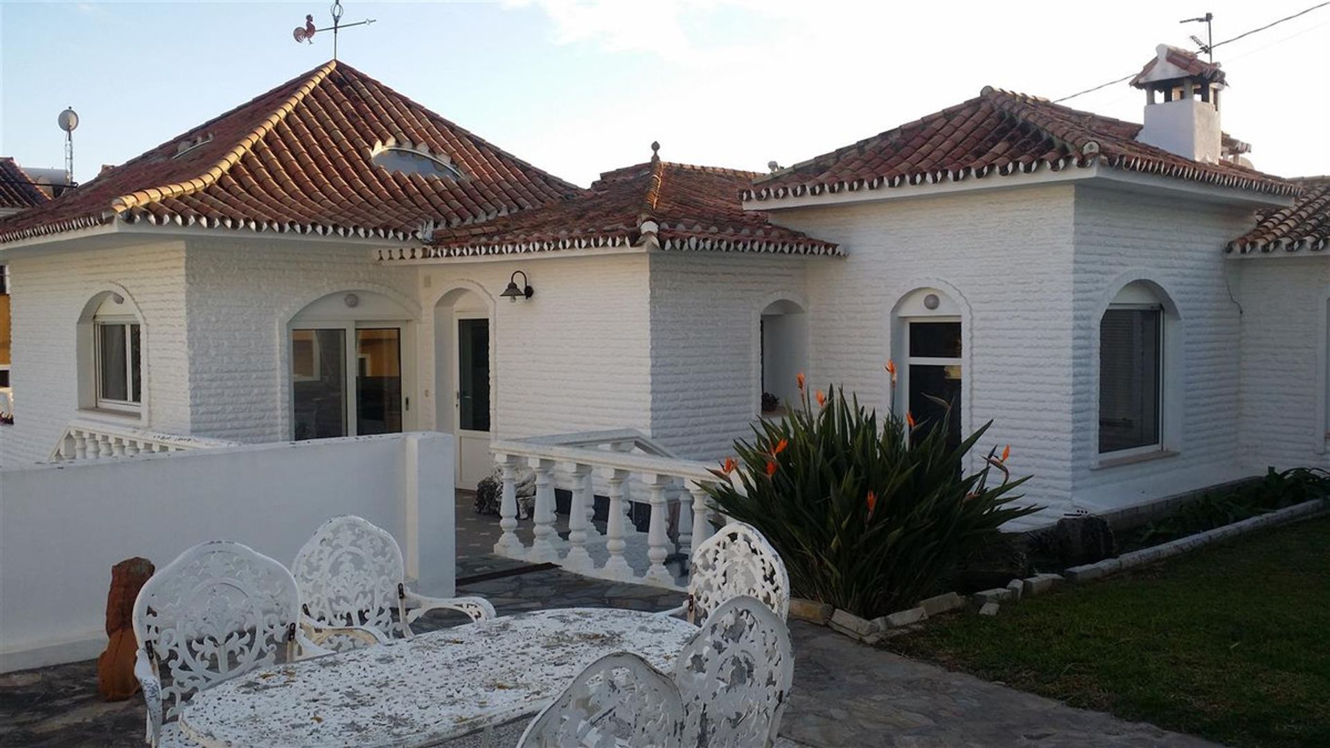 House in Alhaurin de la Torre, Andalusia 10713584