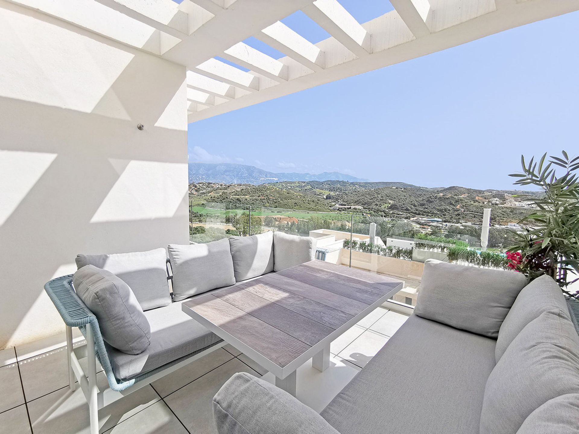 Кондоминиум в Las Lagunas de Mijas, Andalucía 10713777