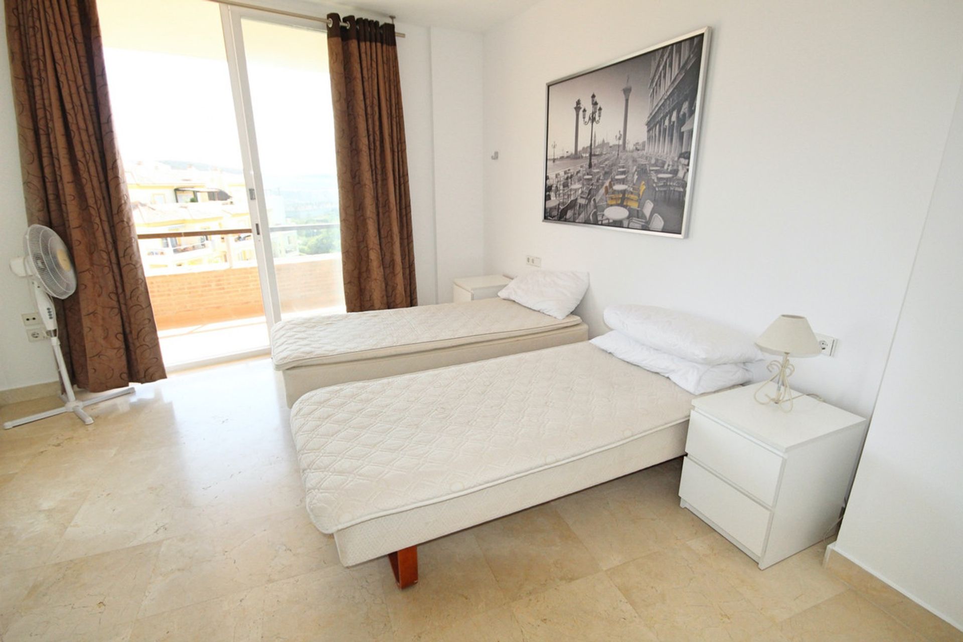 Condominium dans Calahonda, Andalucía 10713961