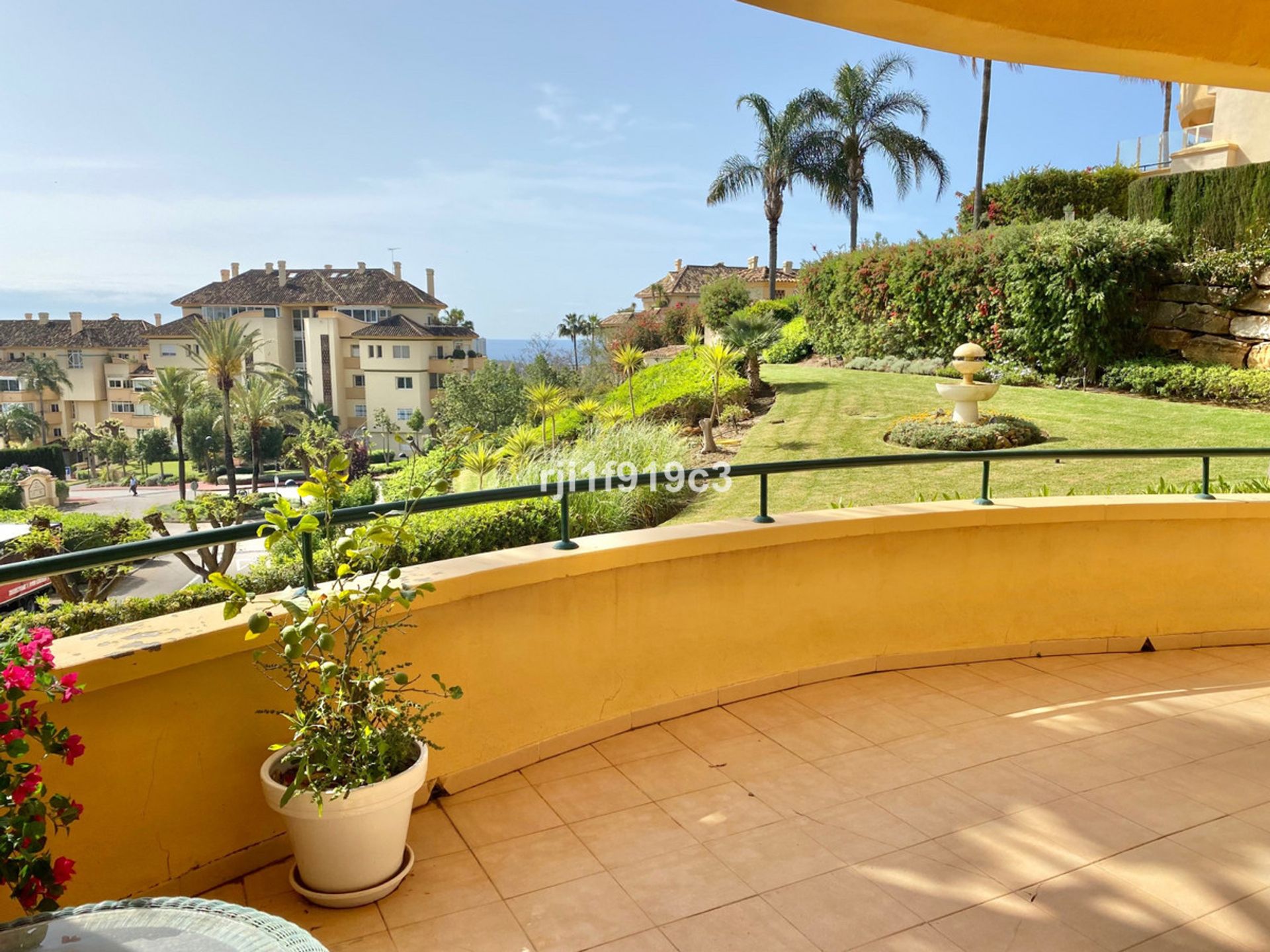 Condominium in Marbella, Andalucía 10713968