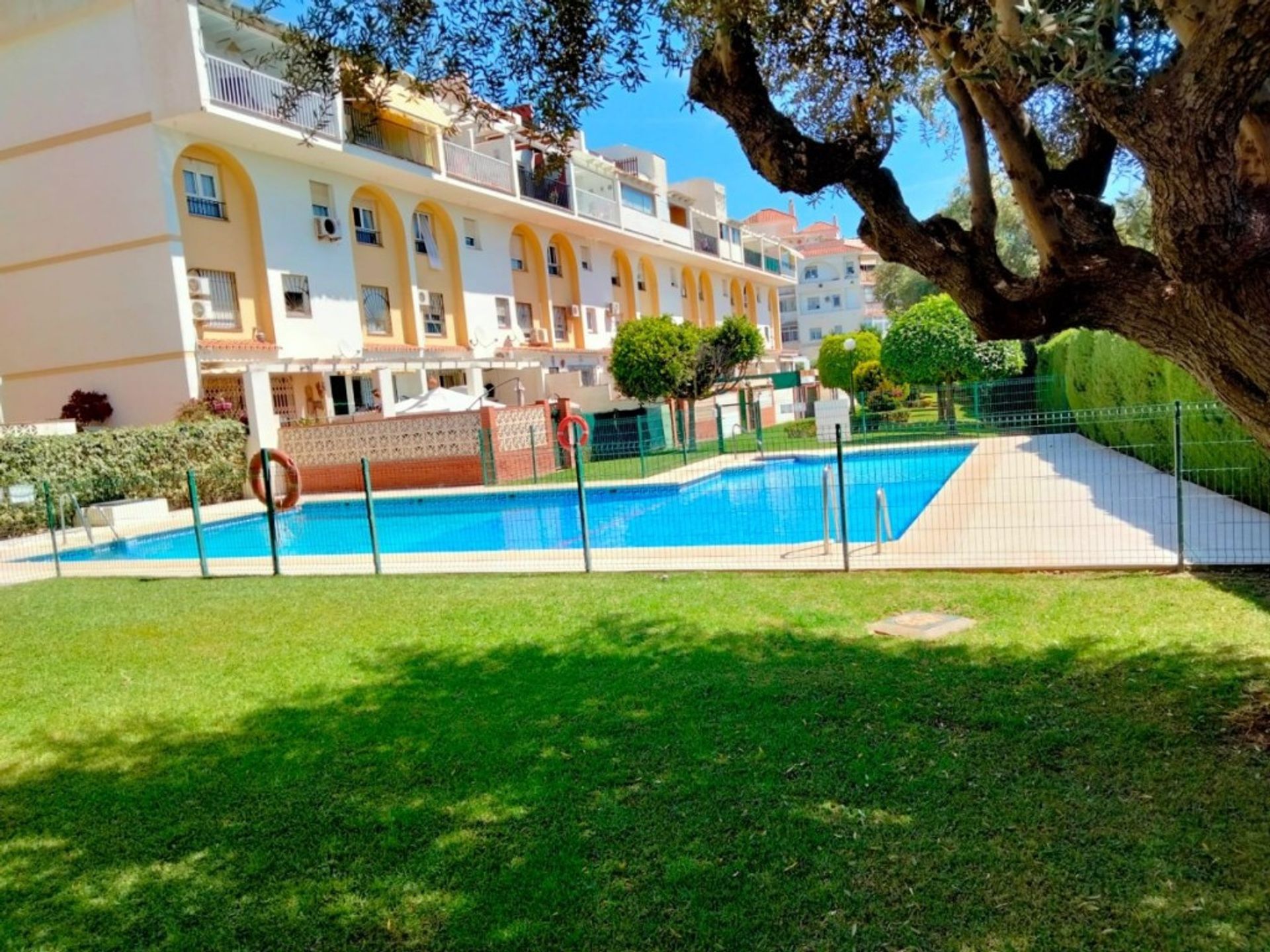 Condominium in Alhaurín de la Torre, Andalucía 10714008