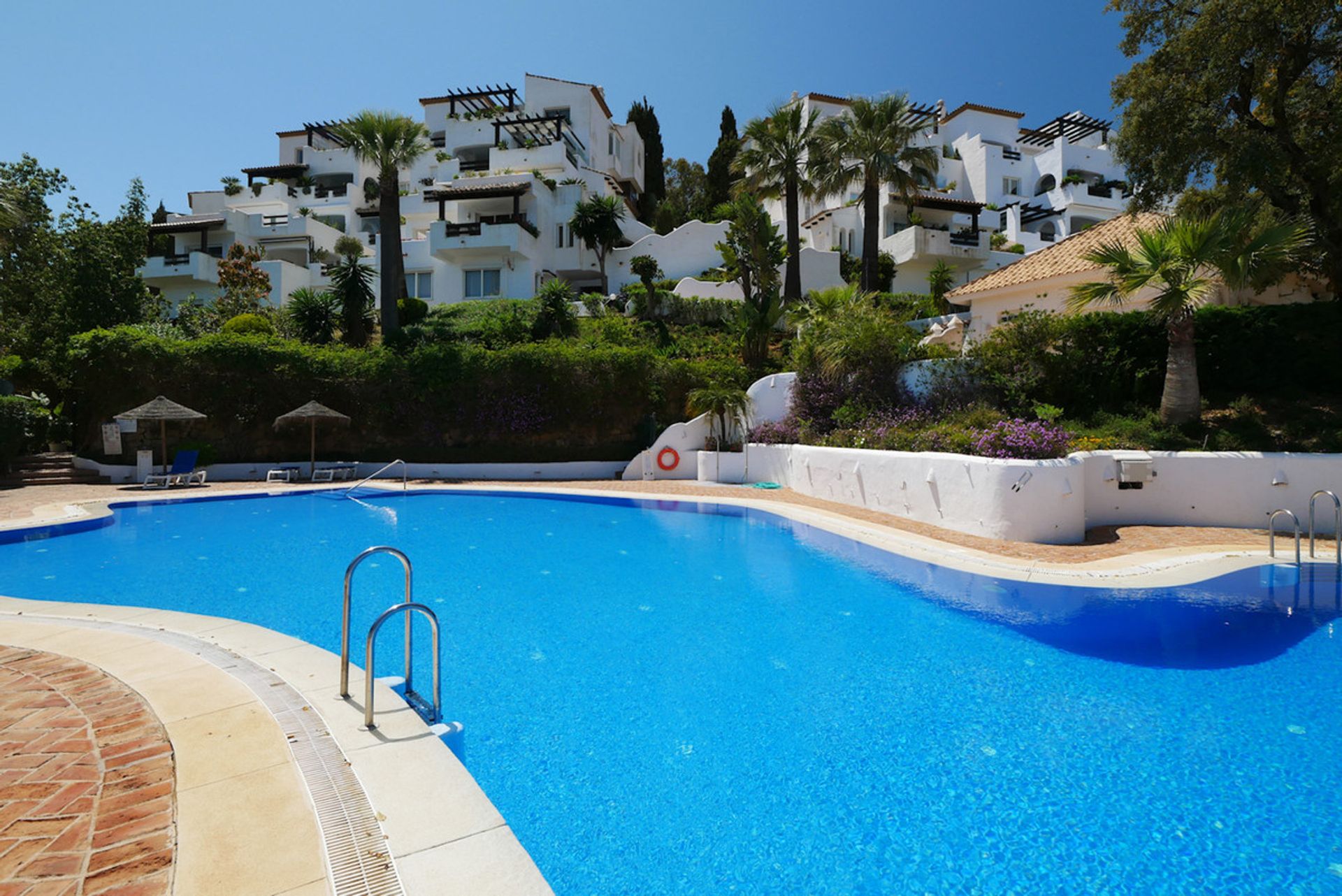 Condominium in Ojen, Andalusië 10714018