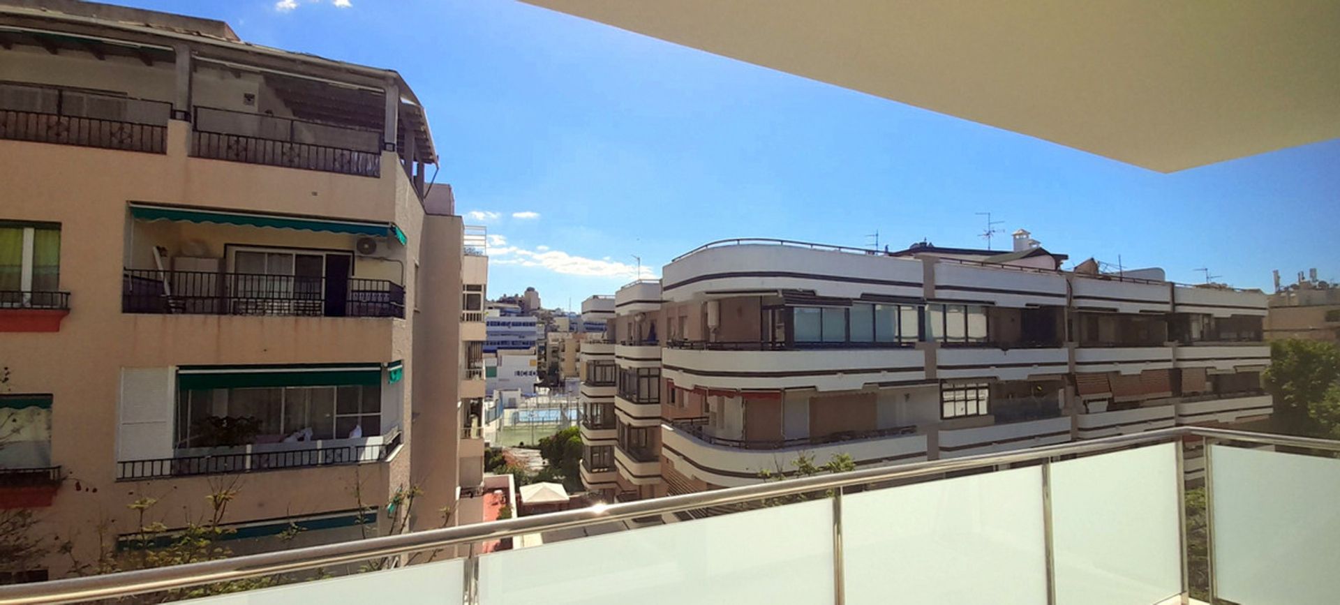 Condominium in El Angel, Andalusia 10714396