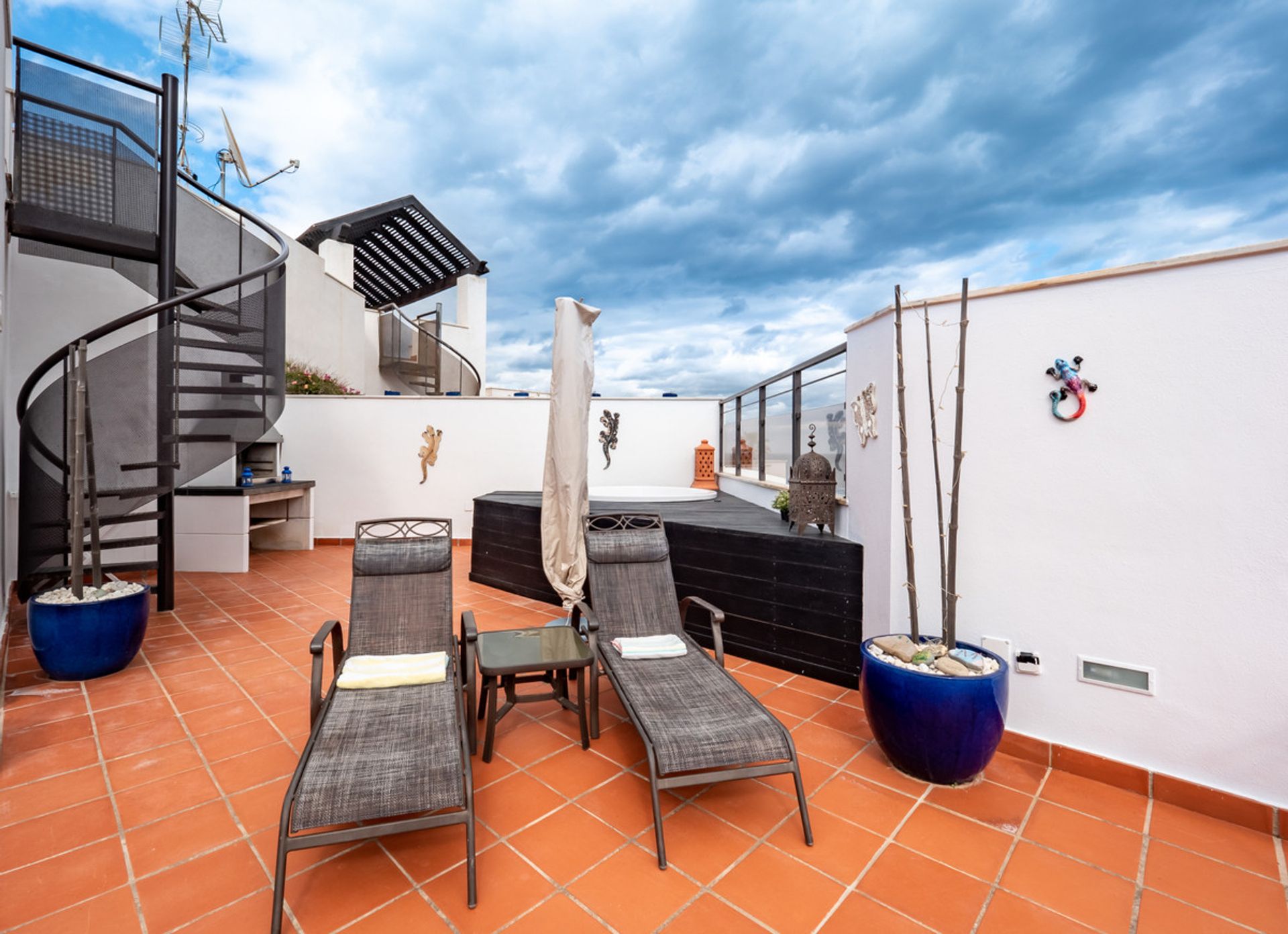 Condominium in Casares, Andalusia 10714482