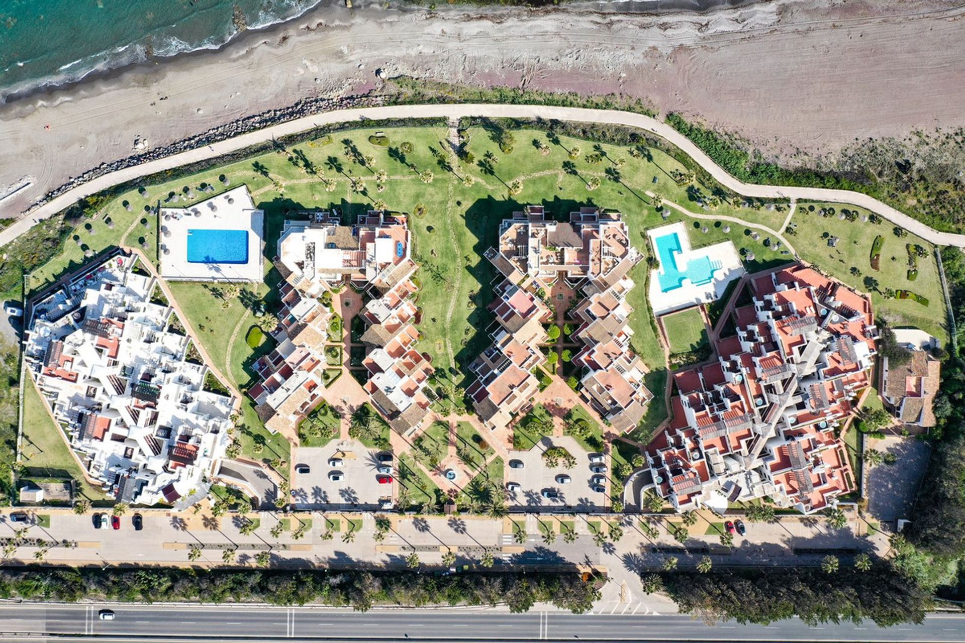 Condominium in Casares, Andalucía 10714482