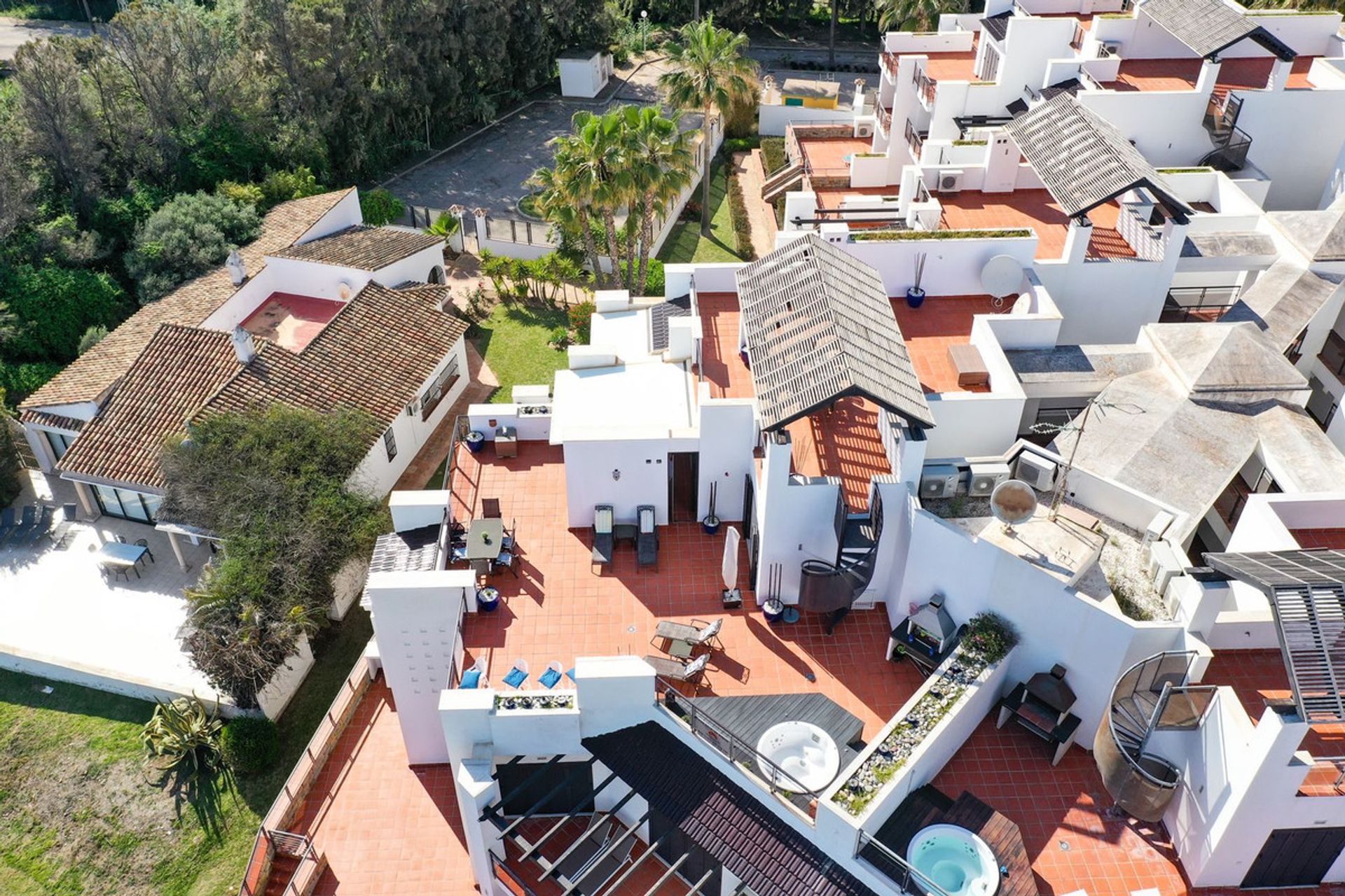 Condominium in Casares, Andalucía 10714482