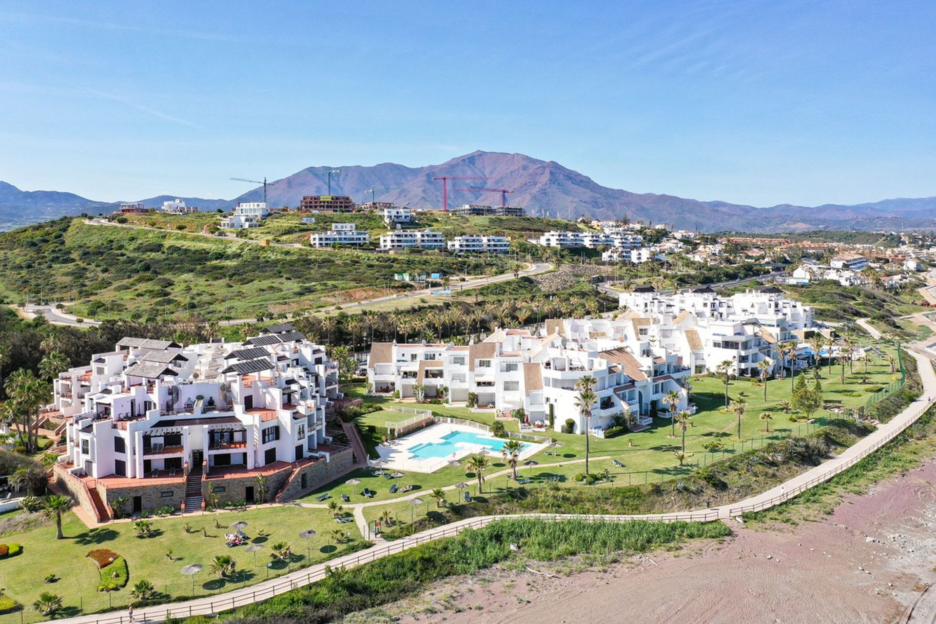 Condominium in Casares, Andalucía 10714482