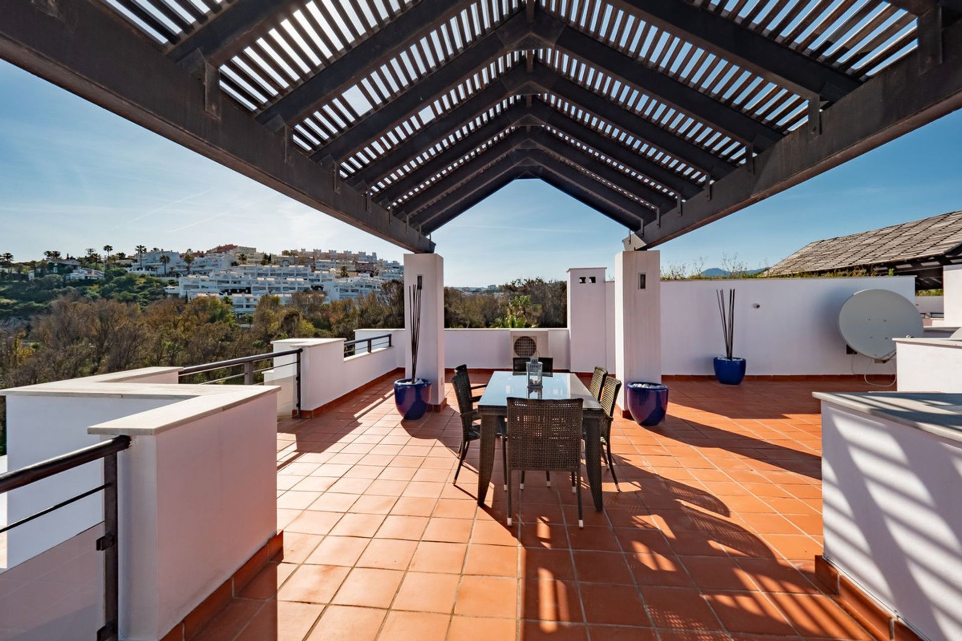 Condominium in Casares, Andalusia 10714482