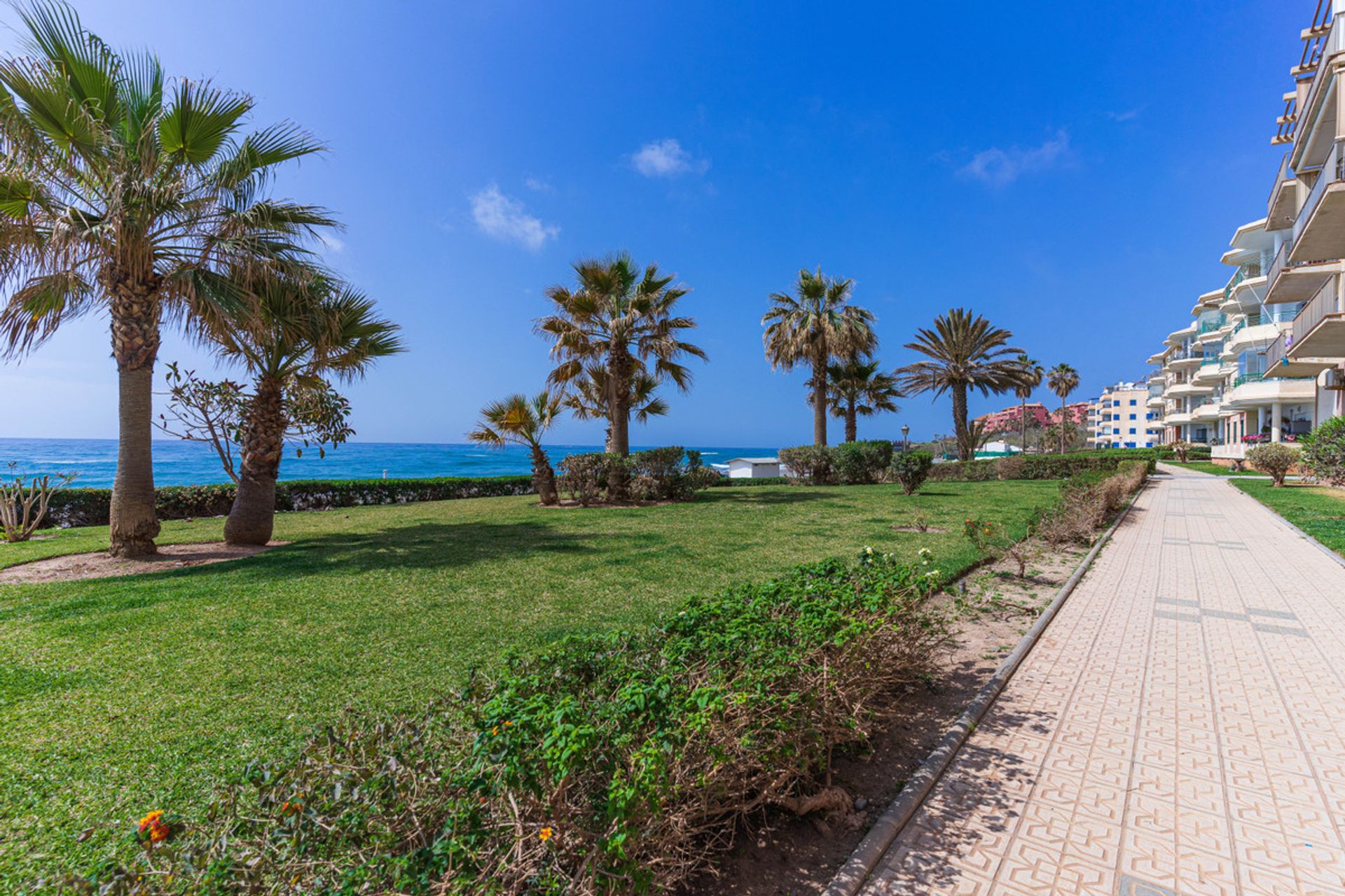 Condominium in Castillo Bajo, Andalusia 10714788