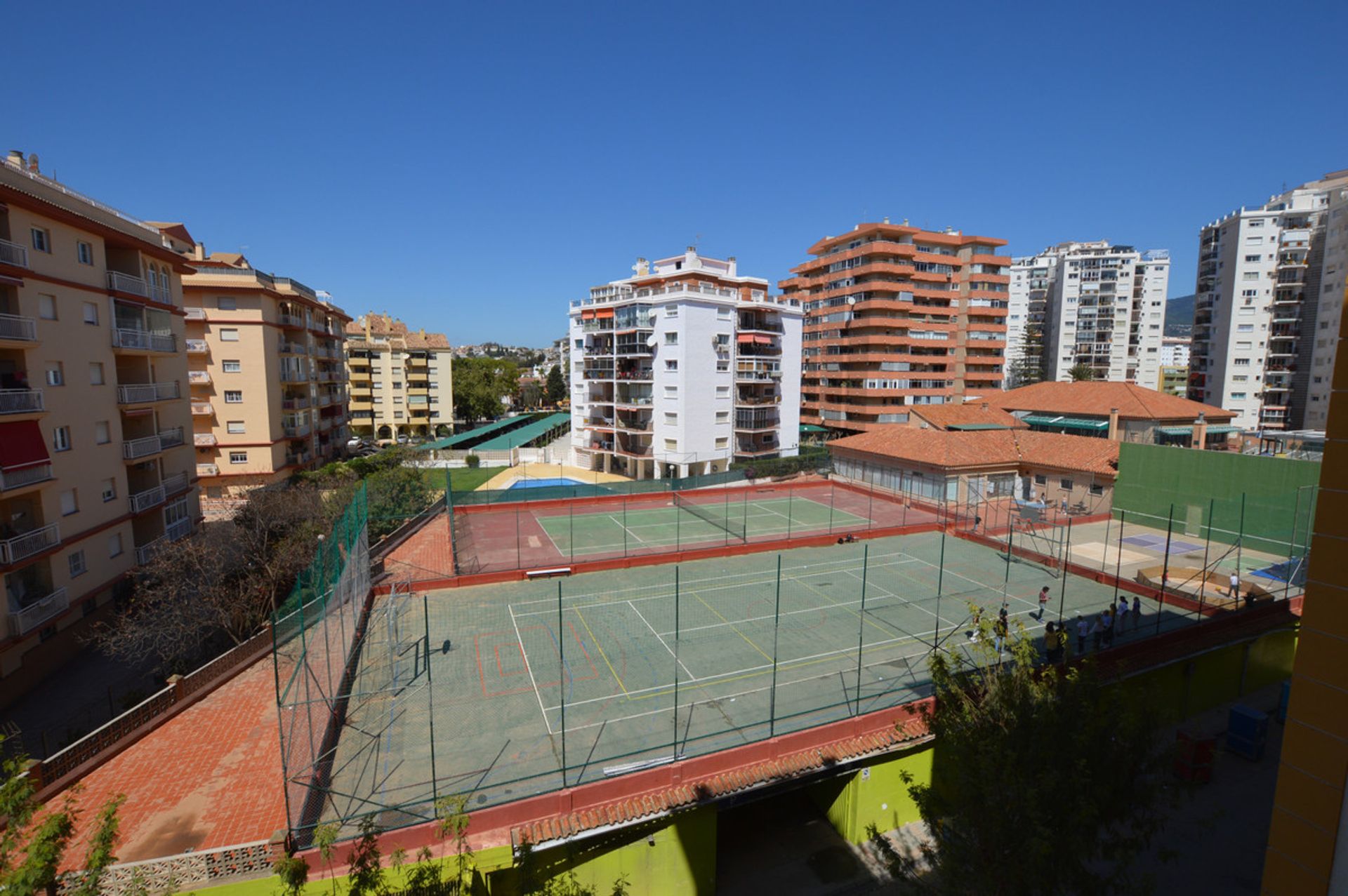 Condominio nel Fuengirola, Andalucía 10714892