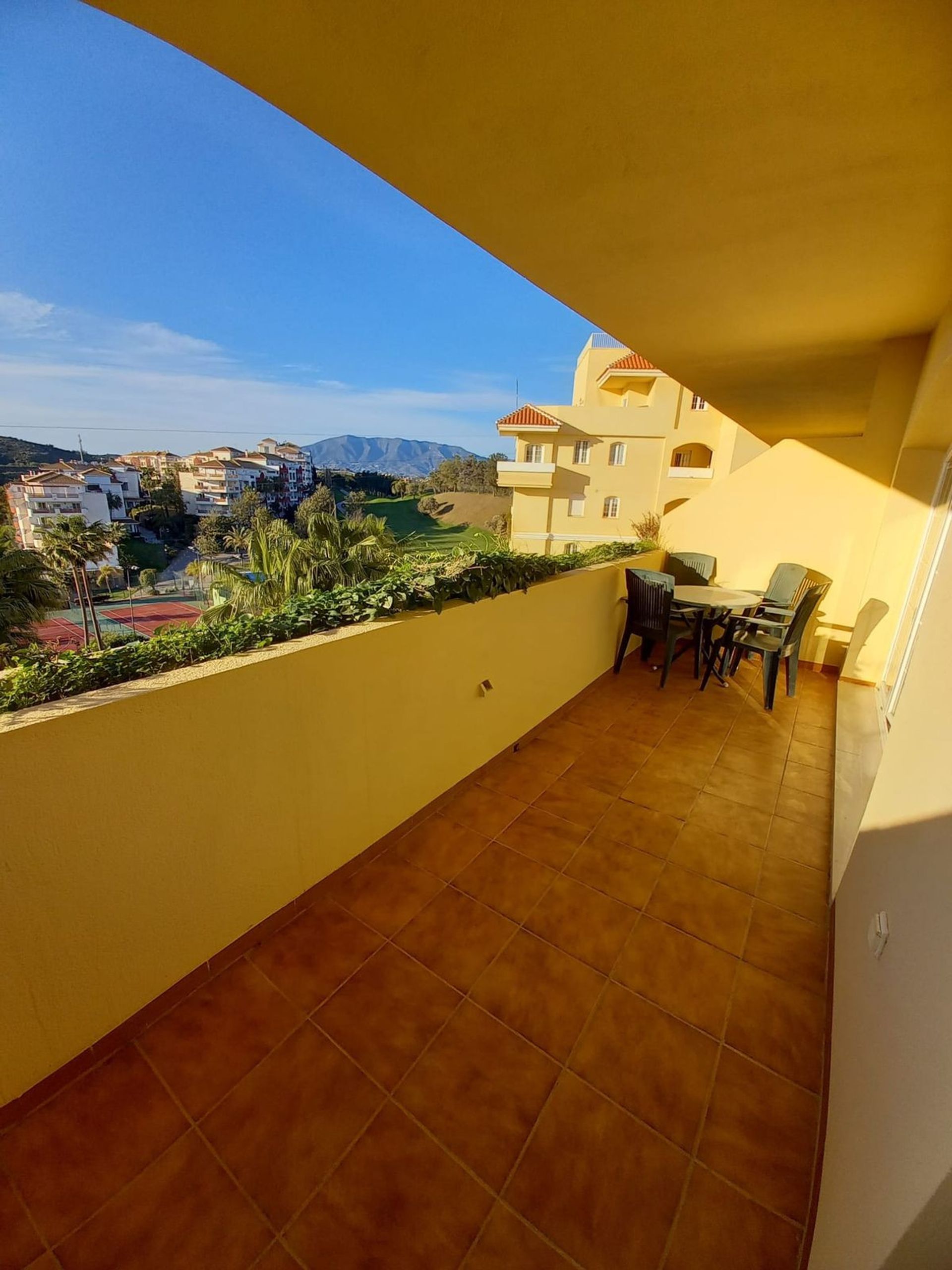 Condominium dans Fuengirola, Andalousie 10715061