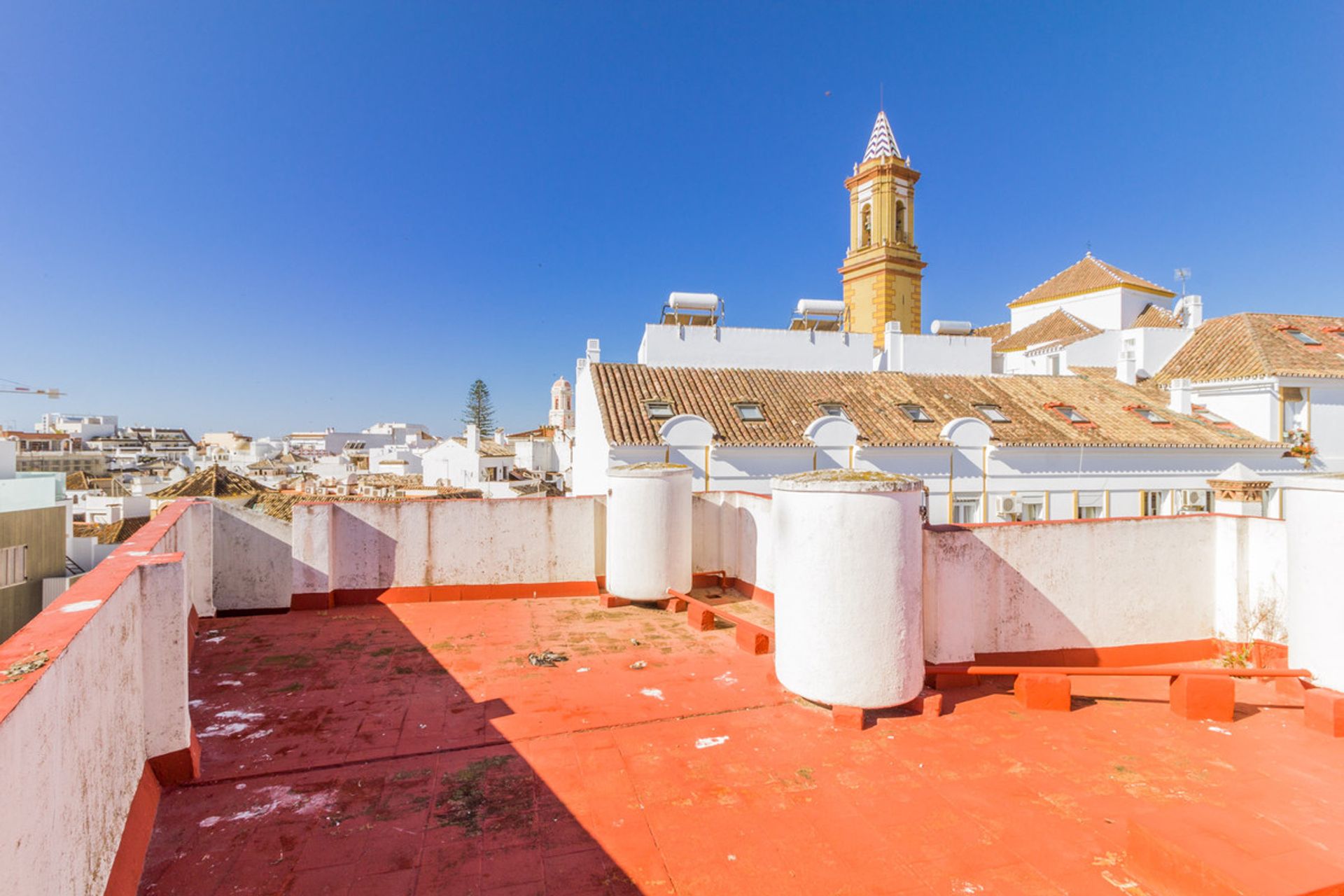 Industrial en Estepona, Andalucía 10715459