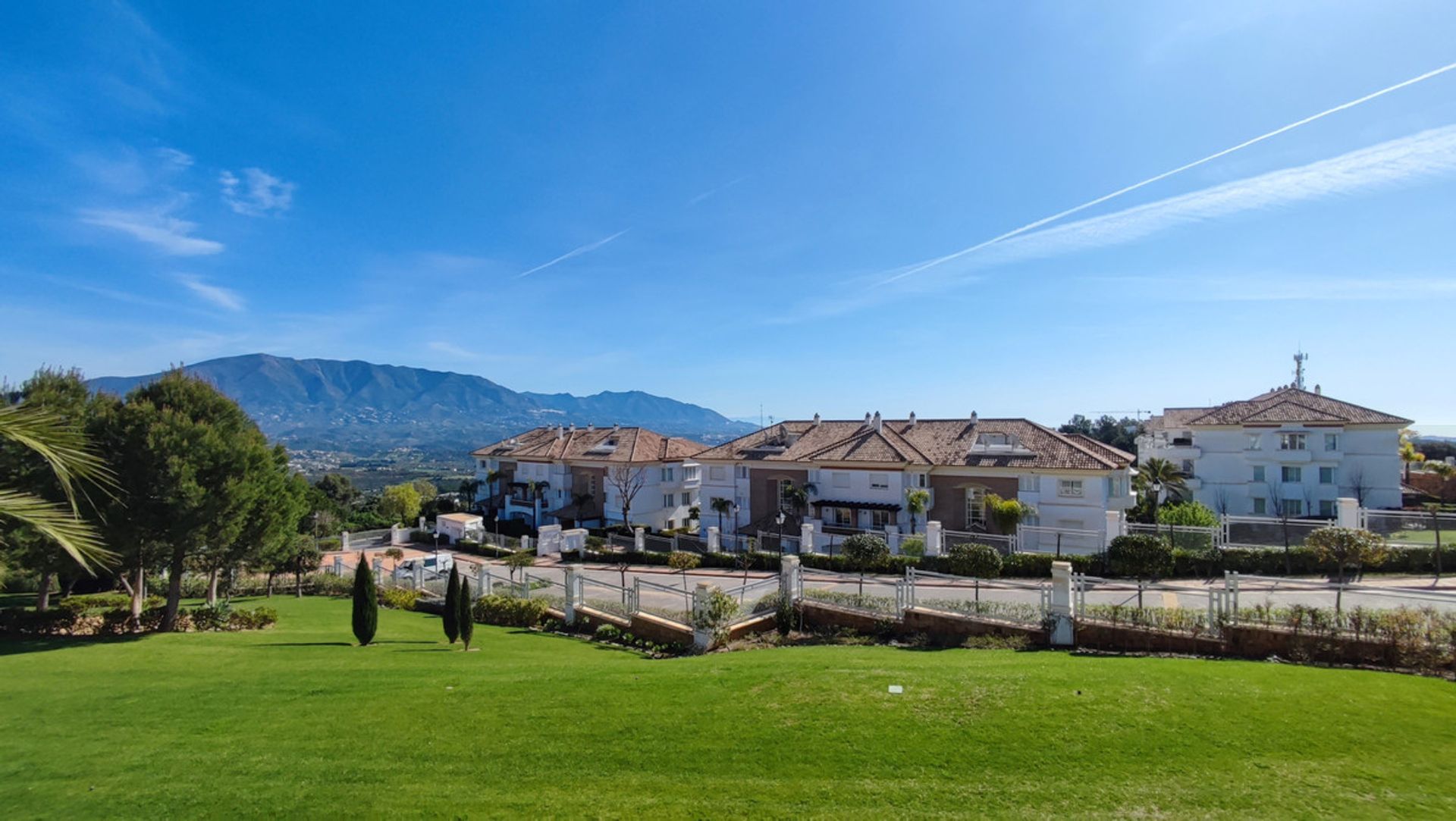 Condominium in Alhaurín de la Torre, Andalucía 10715663