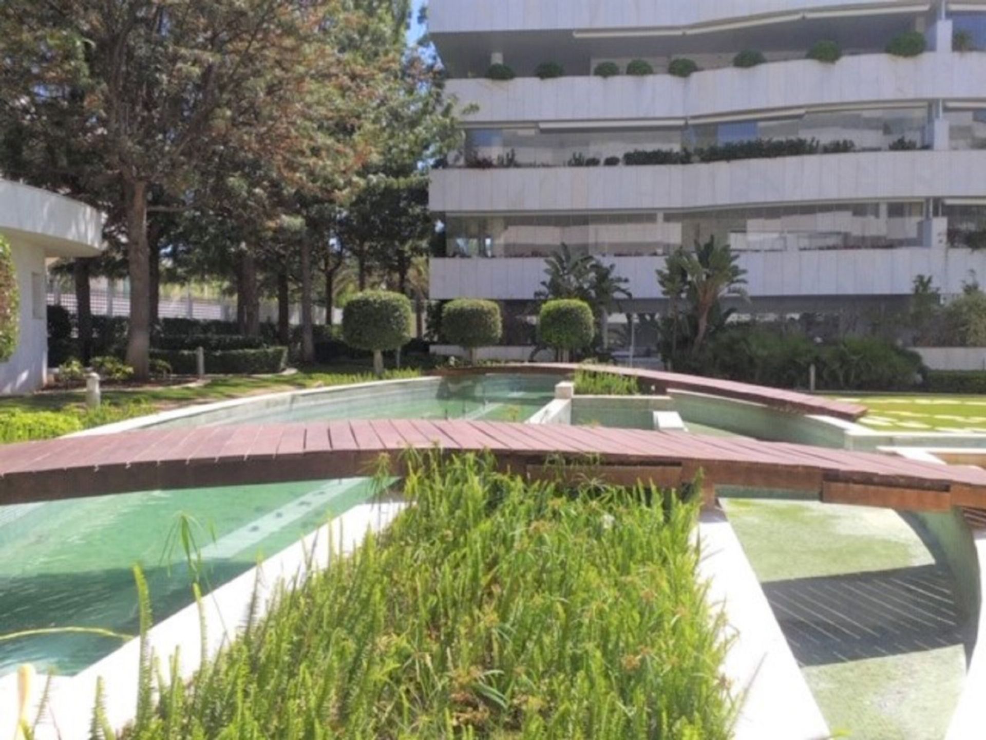 Condominium in Marbella, Andalucía 10715863