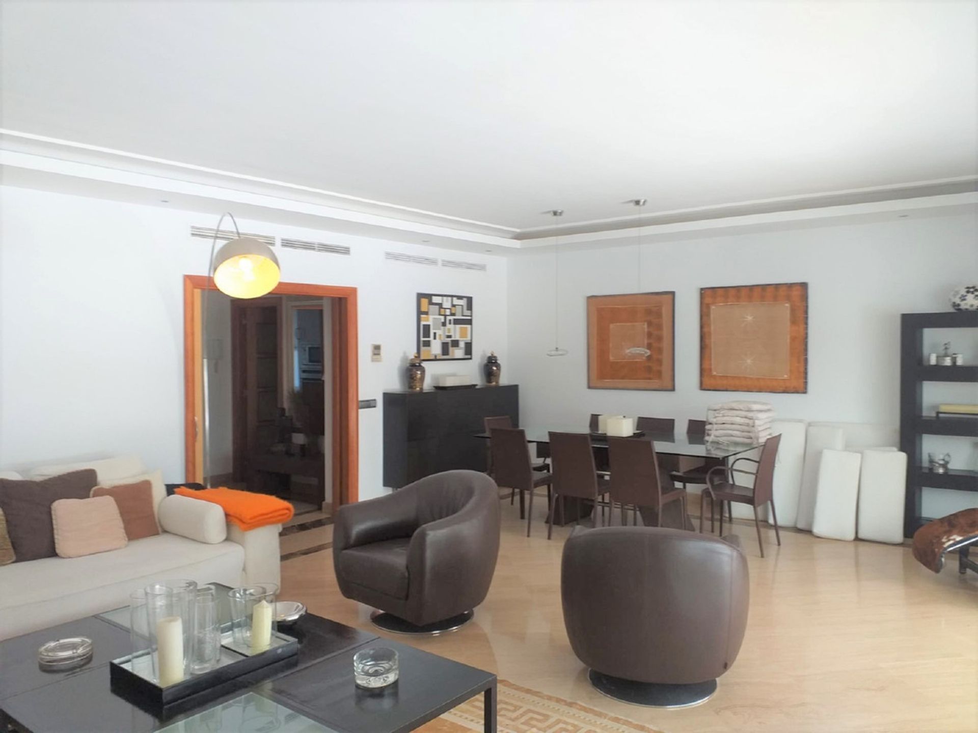 Condominium in Marbella, Andalucía 10715863