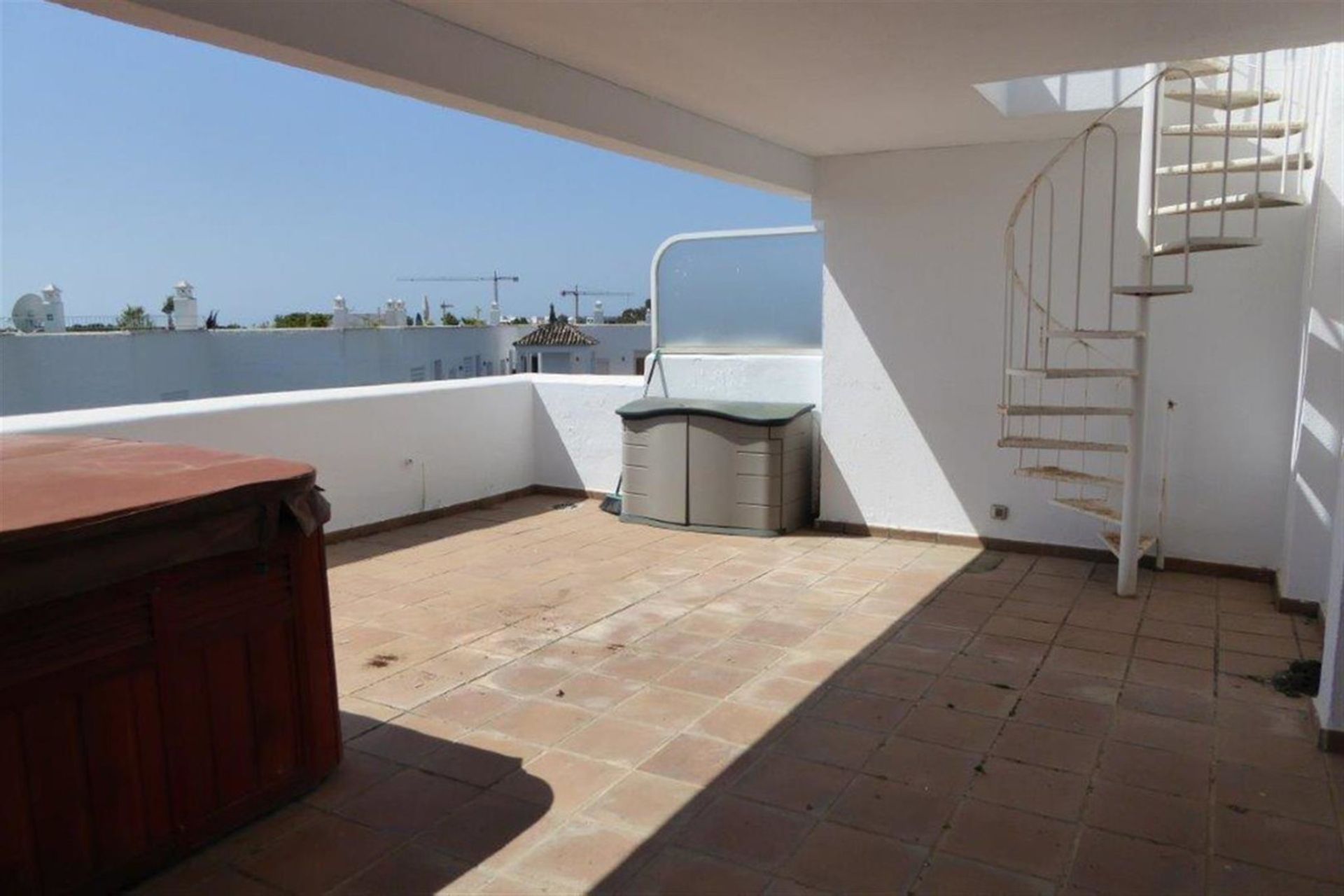 Condominium in San Pedro de Alcántara, Andalusië 10716264