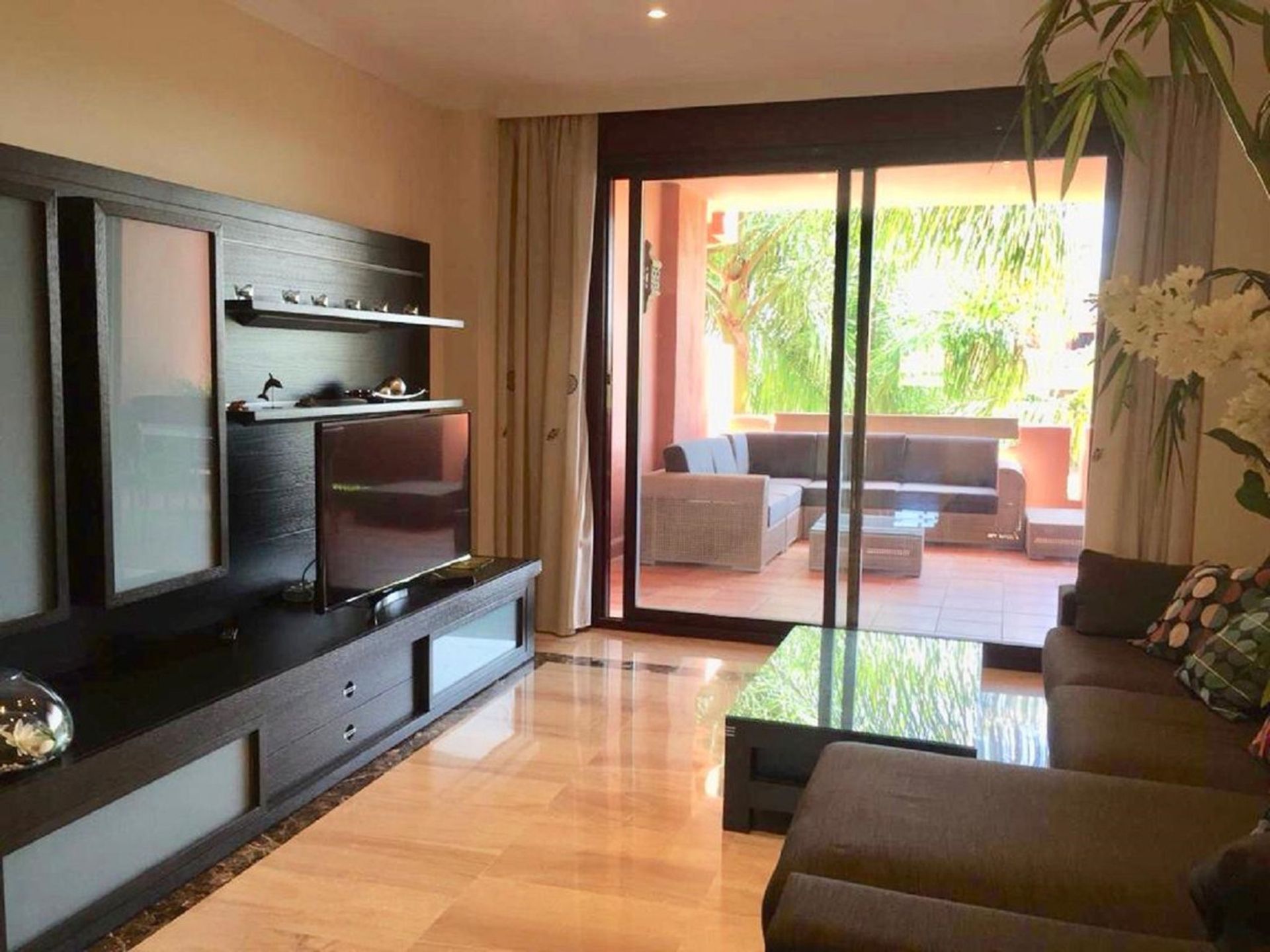 Condominium dans Estepona, Andalucía 10716434