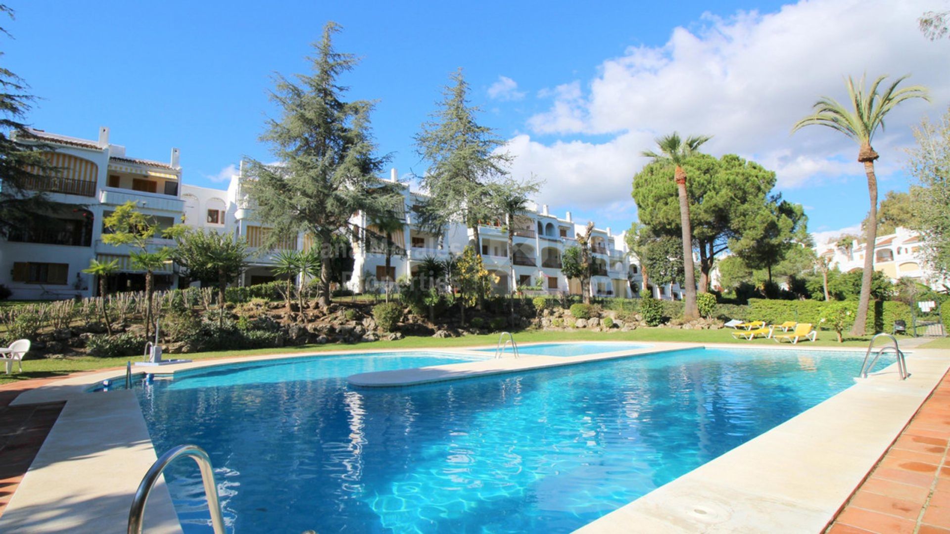 קוֹנדוֹמִינִיוֹן ב Las Lagunas de Mijas, Andalucía 10716537