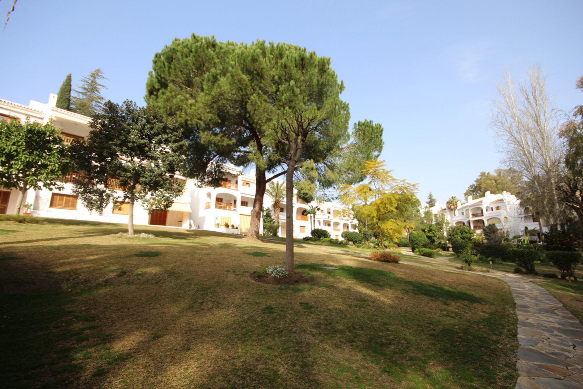 קוֹנדוֹמִינִיוֹן ב Las Lagunas de Mijas, Andalucía 10716537