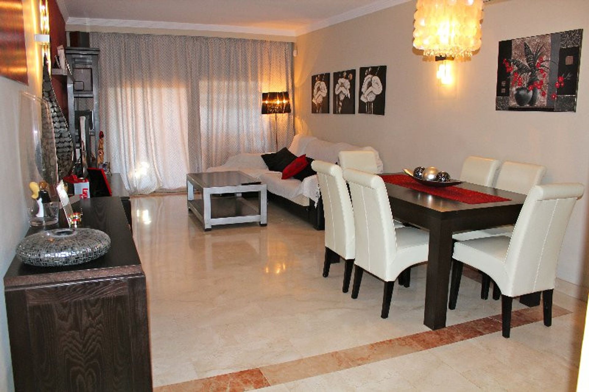 Condominium in Estepona, Andalusië 10716597