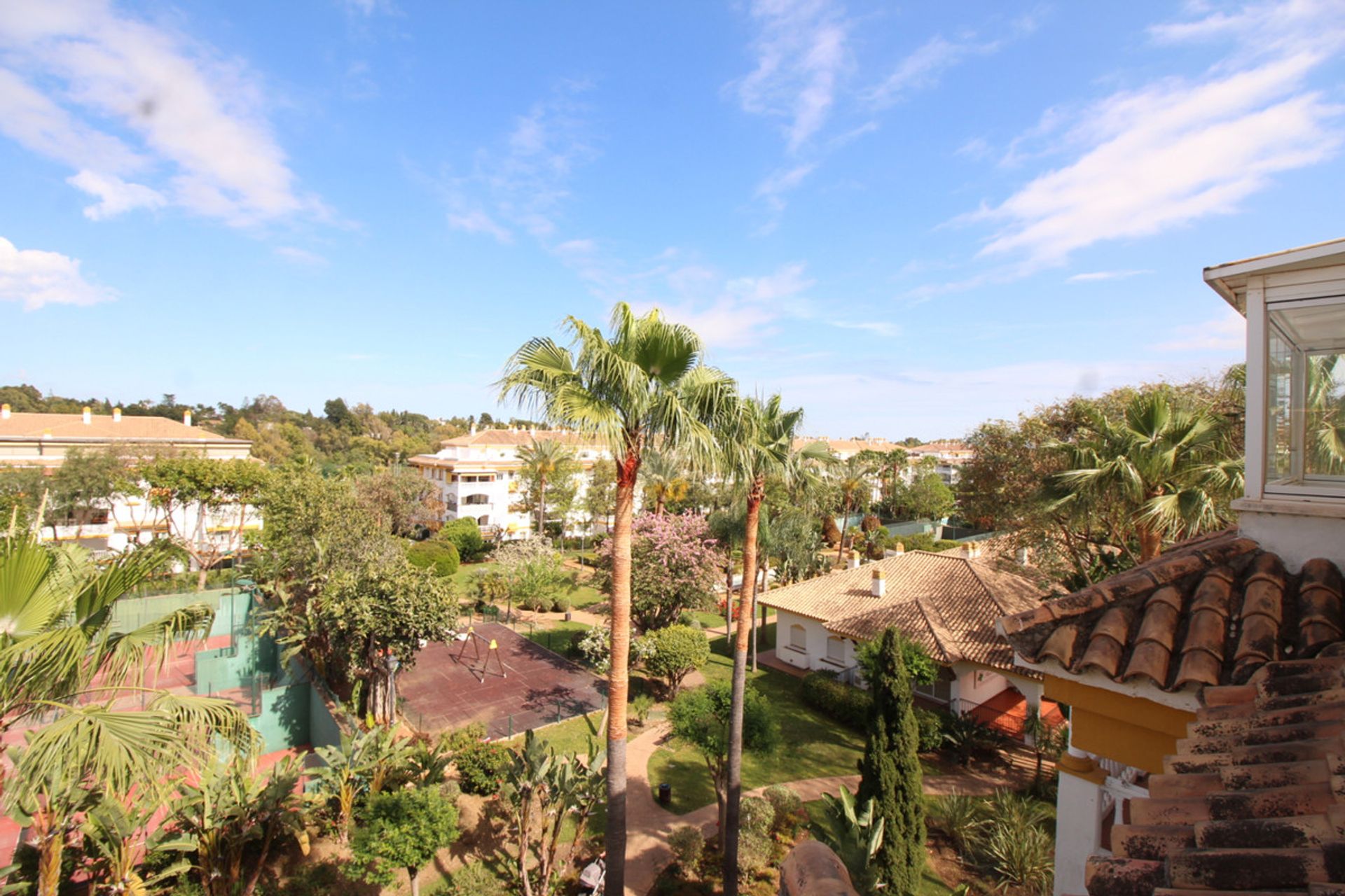 Condominium in Marbella, Andalucía 10716670