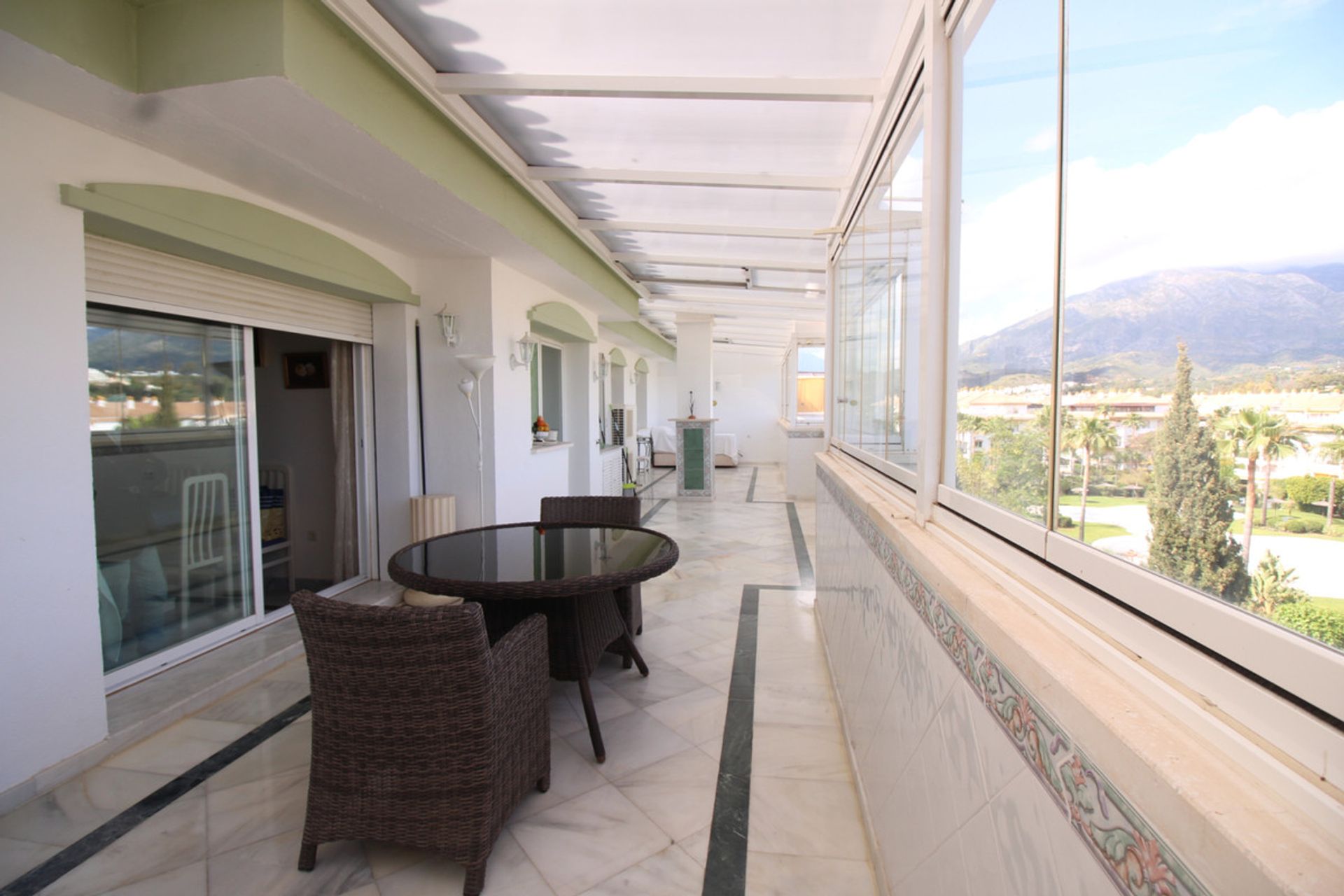 Condominium in Marbella, Andalucía 10716670