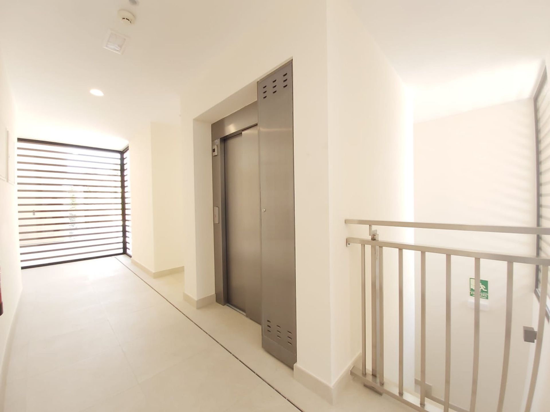 Condominium dans San Pedro de Alcántara, Andalousie 10716833