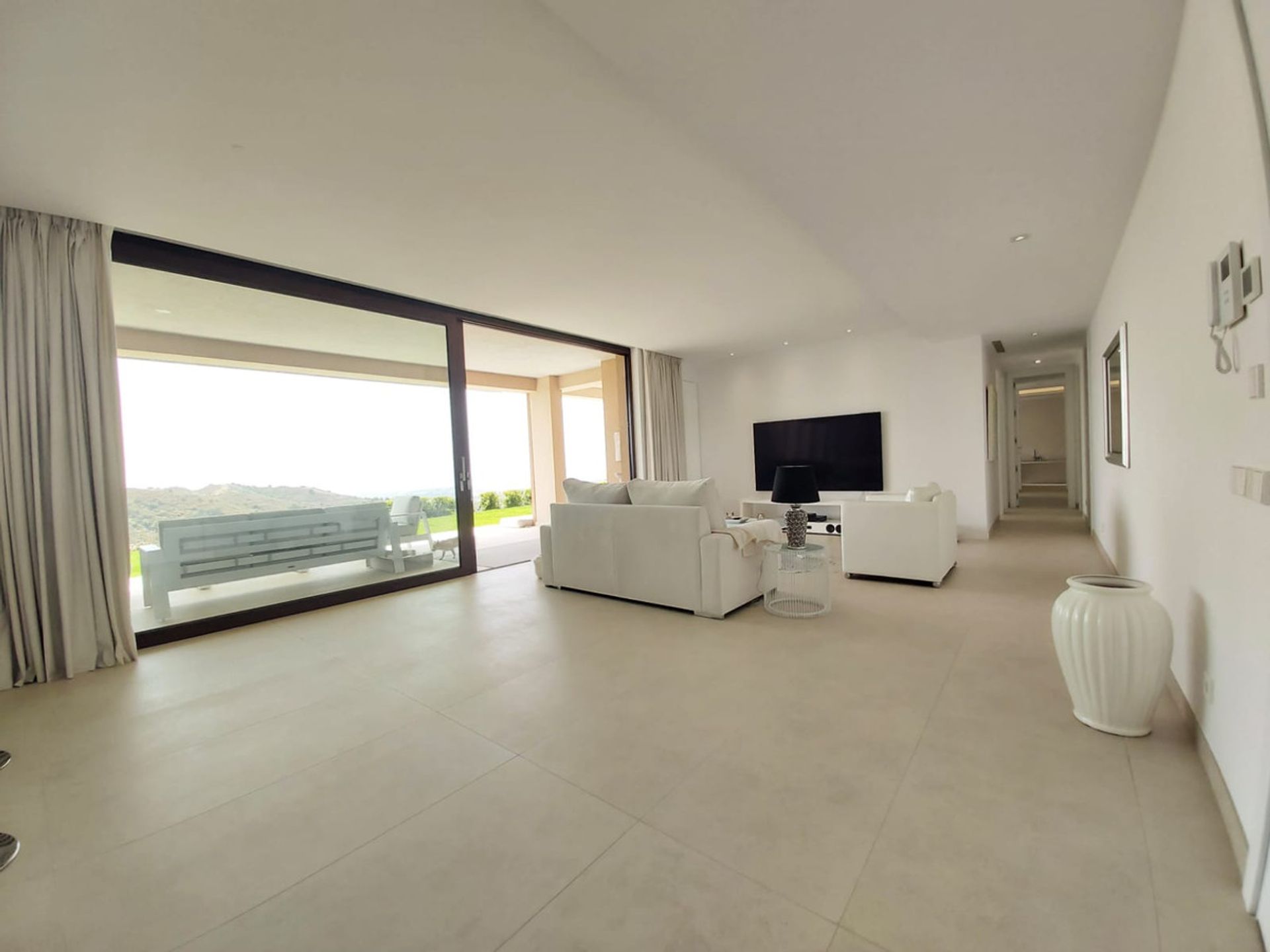 Condominium dans San Pedro de Alcántara, Andalousie 10716833