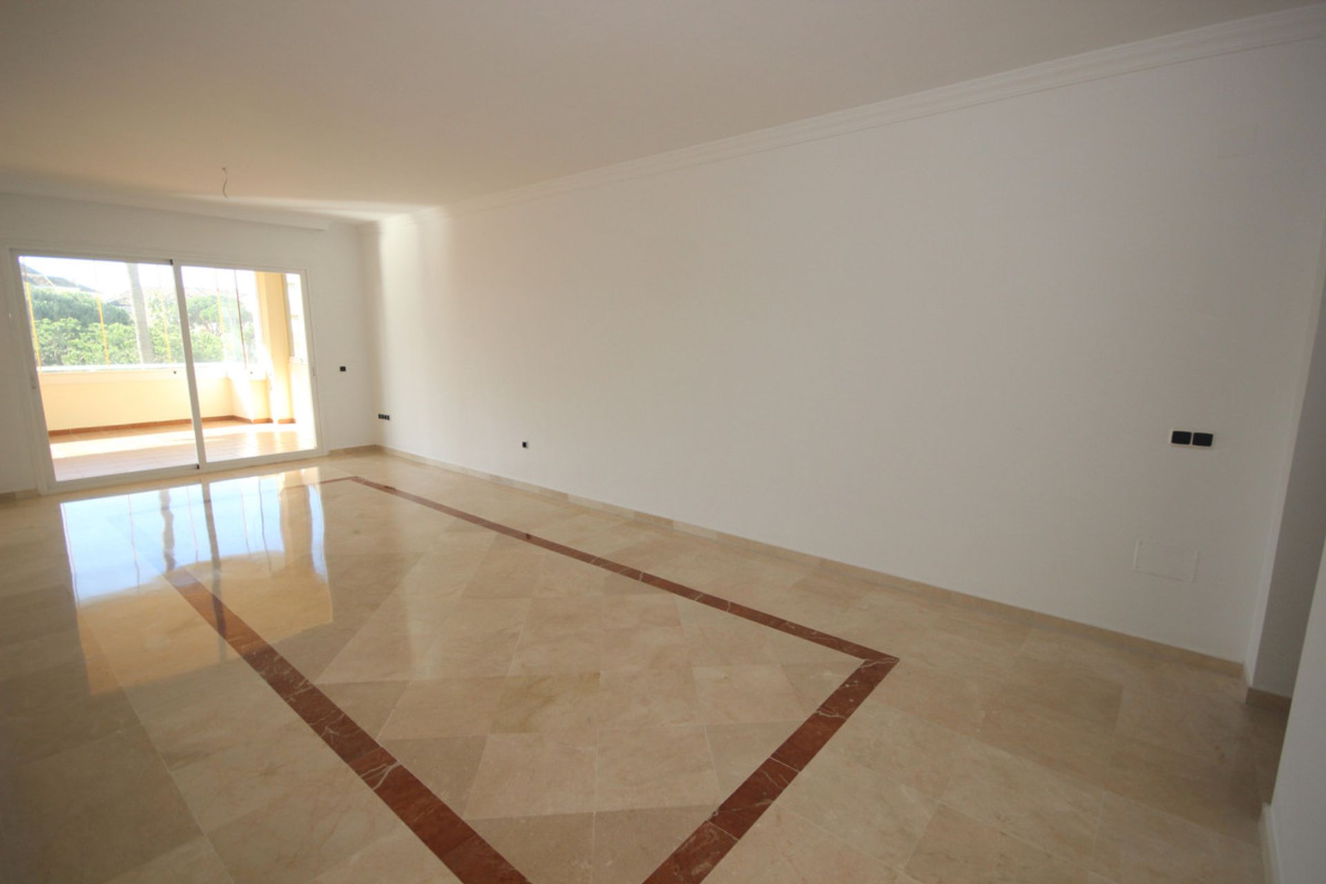 Condominium in Marbella, Andalucía 10716834