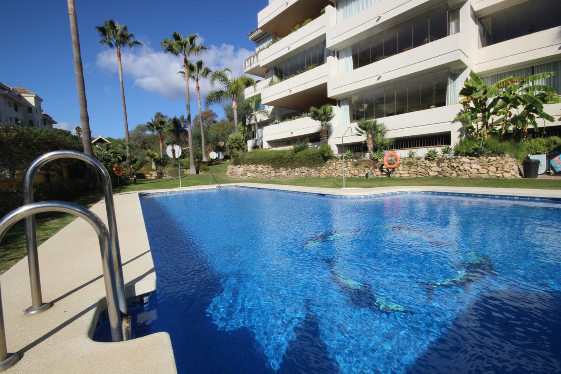 Condominium in Marbella, Andalucía 10716834