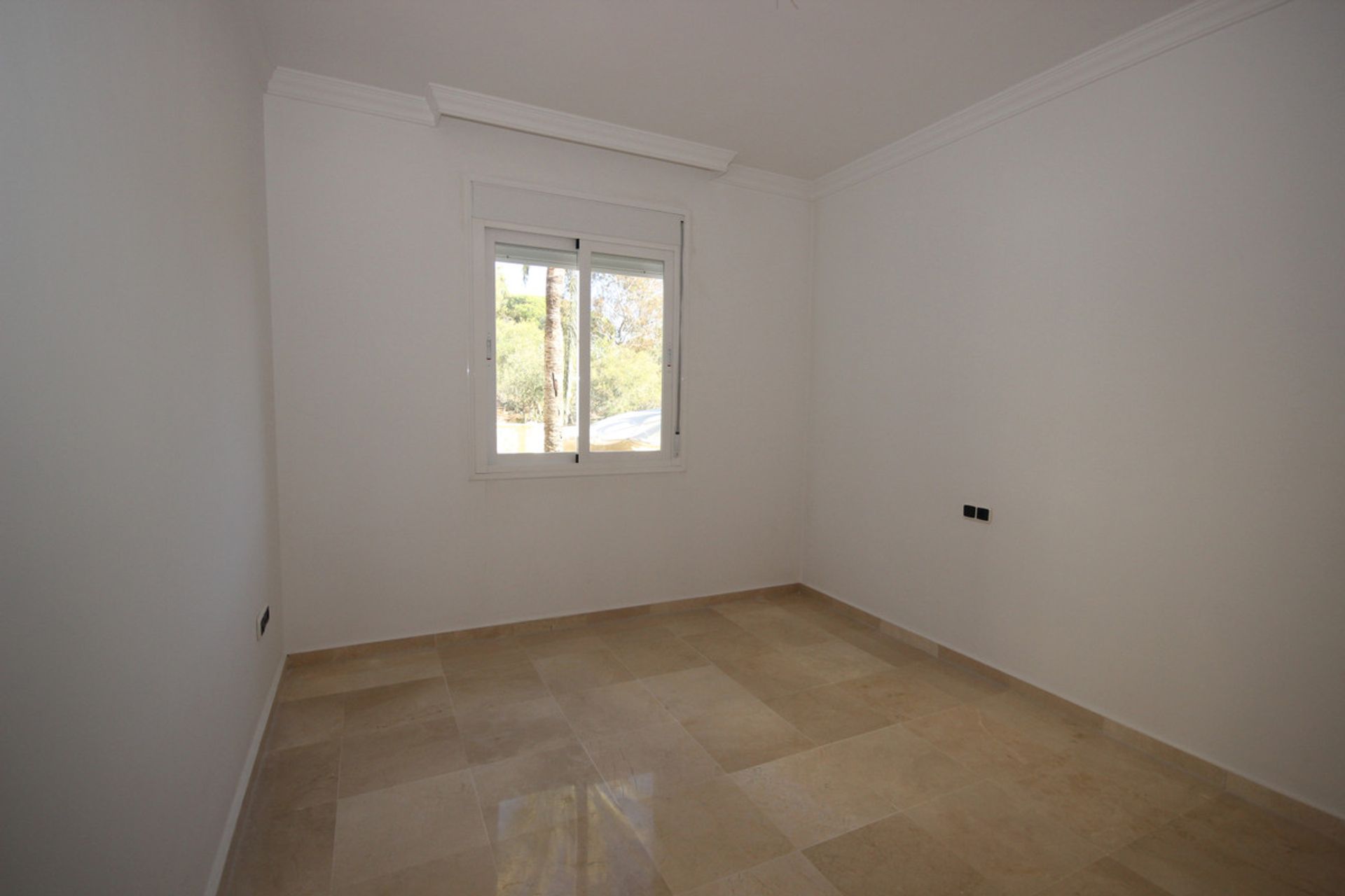 Condominium in Marbella, Andalucía 10716834