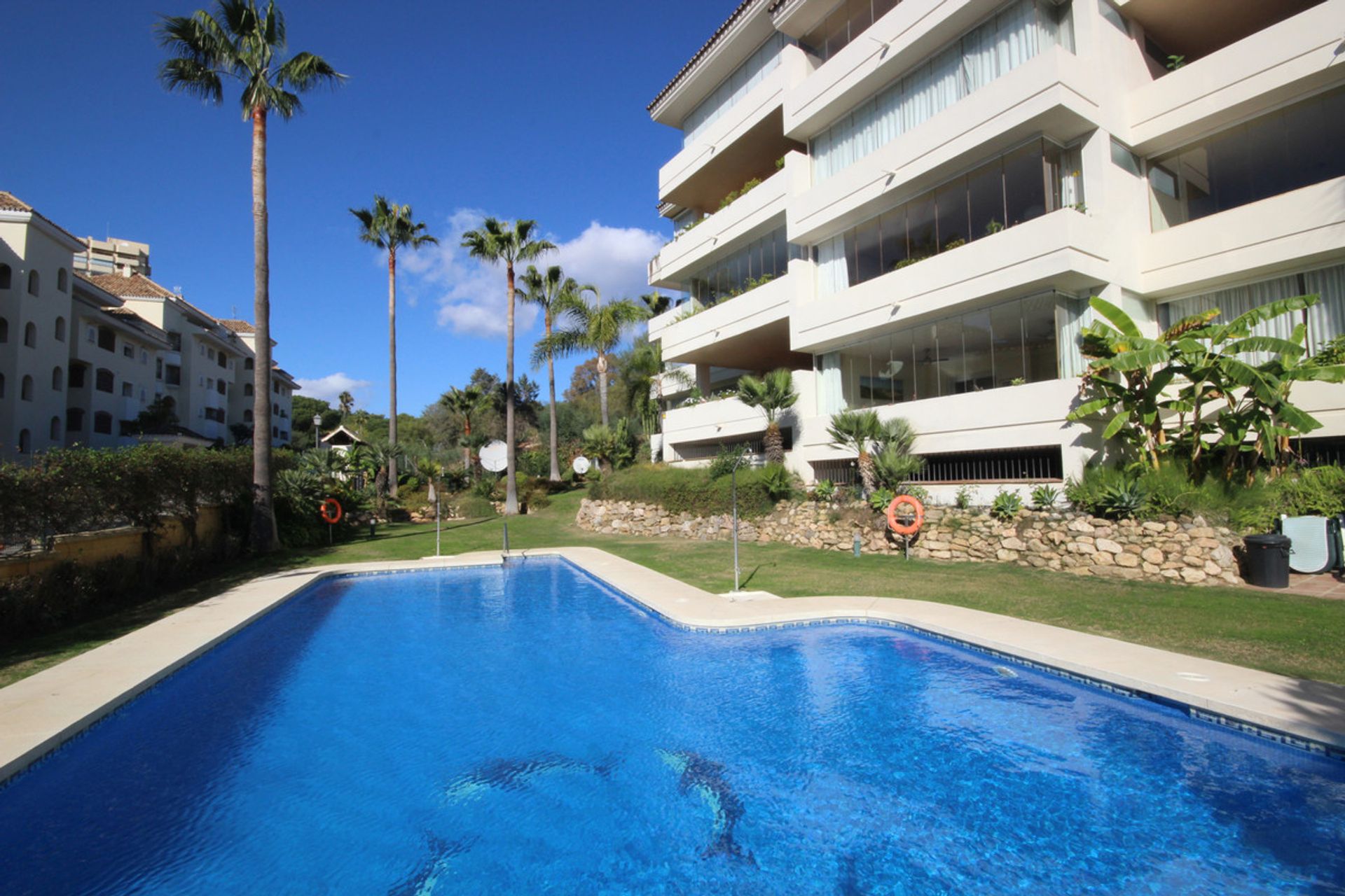 Condominium in Marbella, Andalucía 10716834