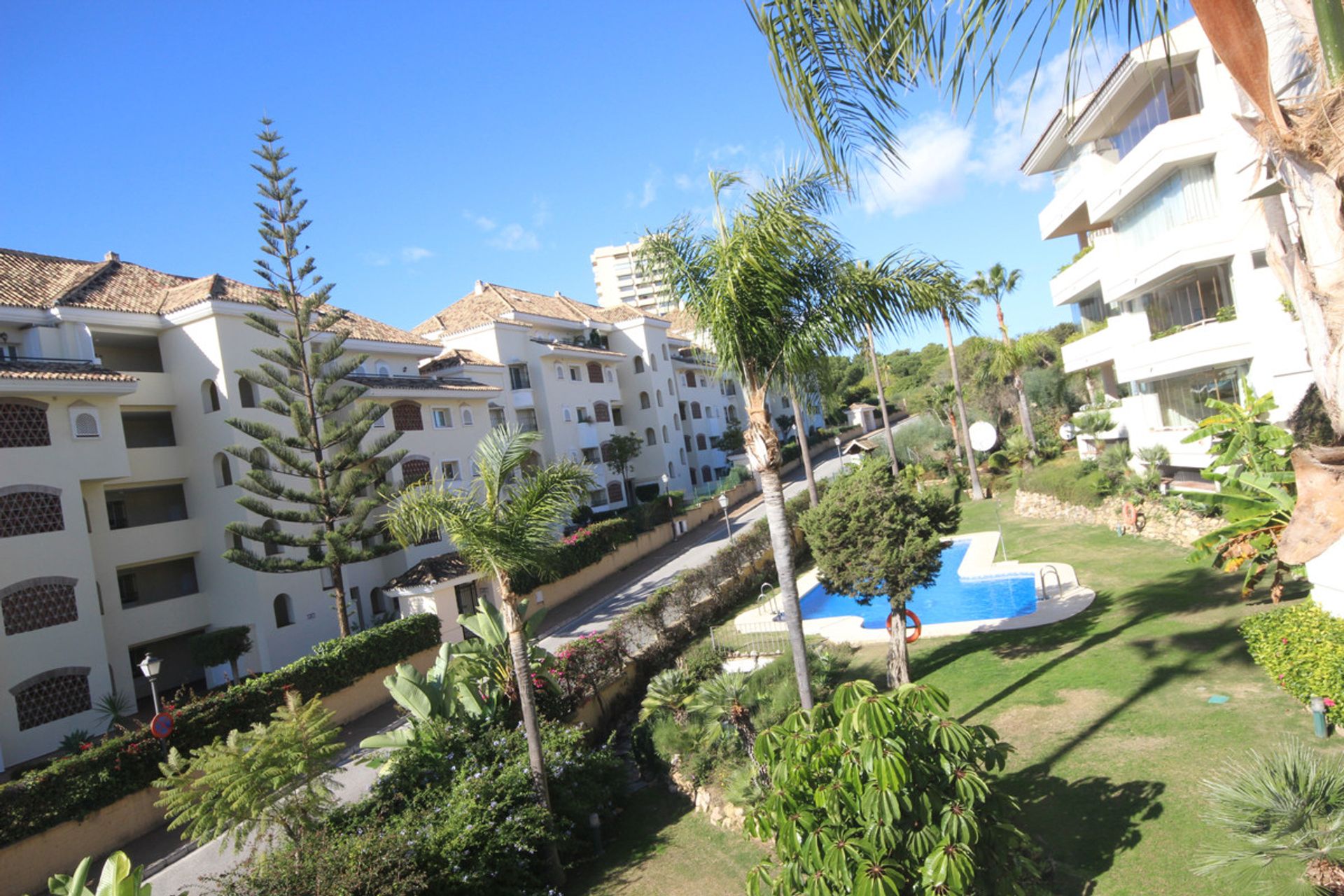 Condominium in Marbella, Andalucía 10716834