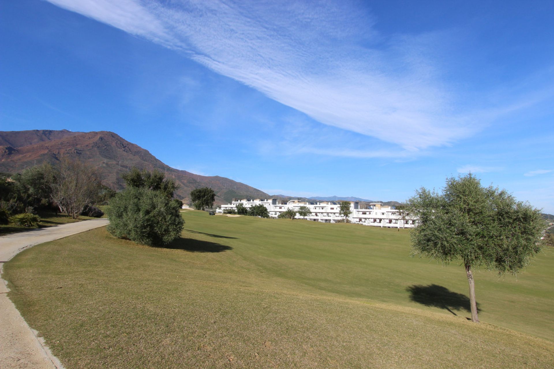 Condominium in Estepona, Andalusia 10717090