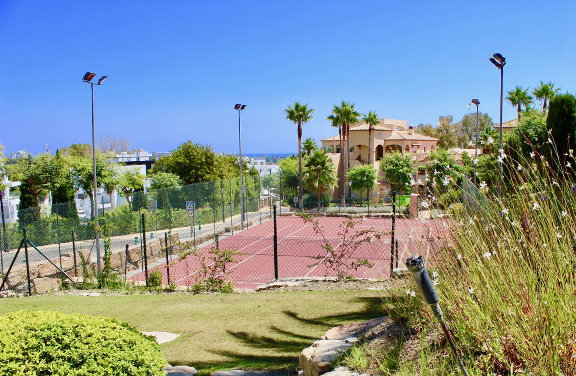 Condominium in Estepona, Andalusië 10717121