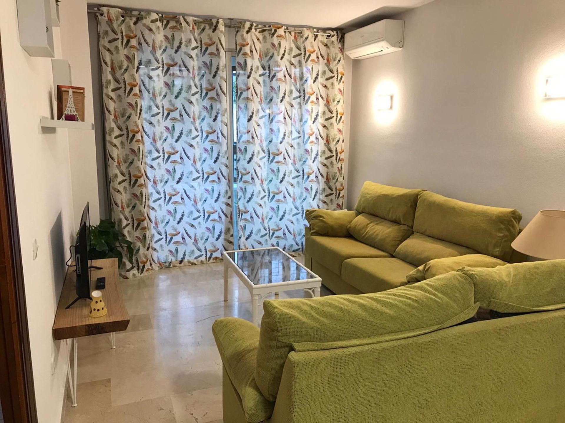 Condominium in Marbella, Andalucía 10717832