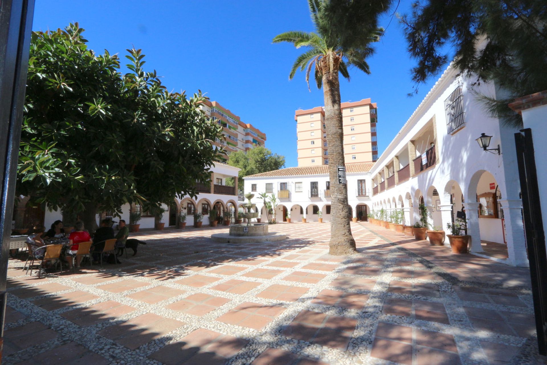 Industrial in Las Lagunas de Mijas, Andalucía 10717955