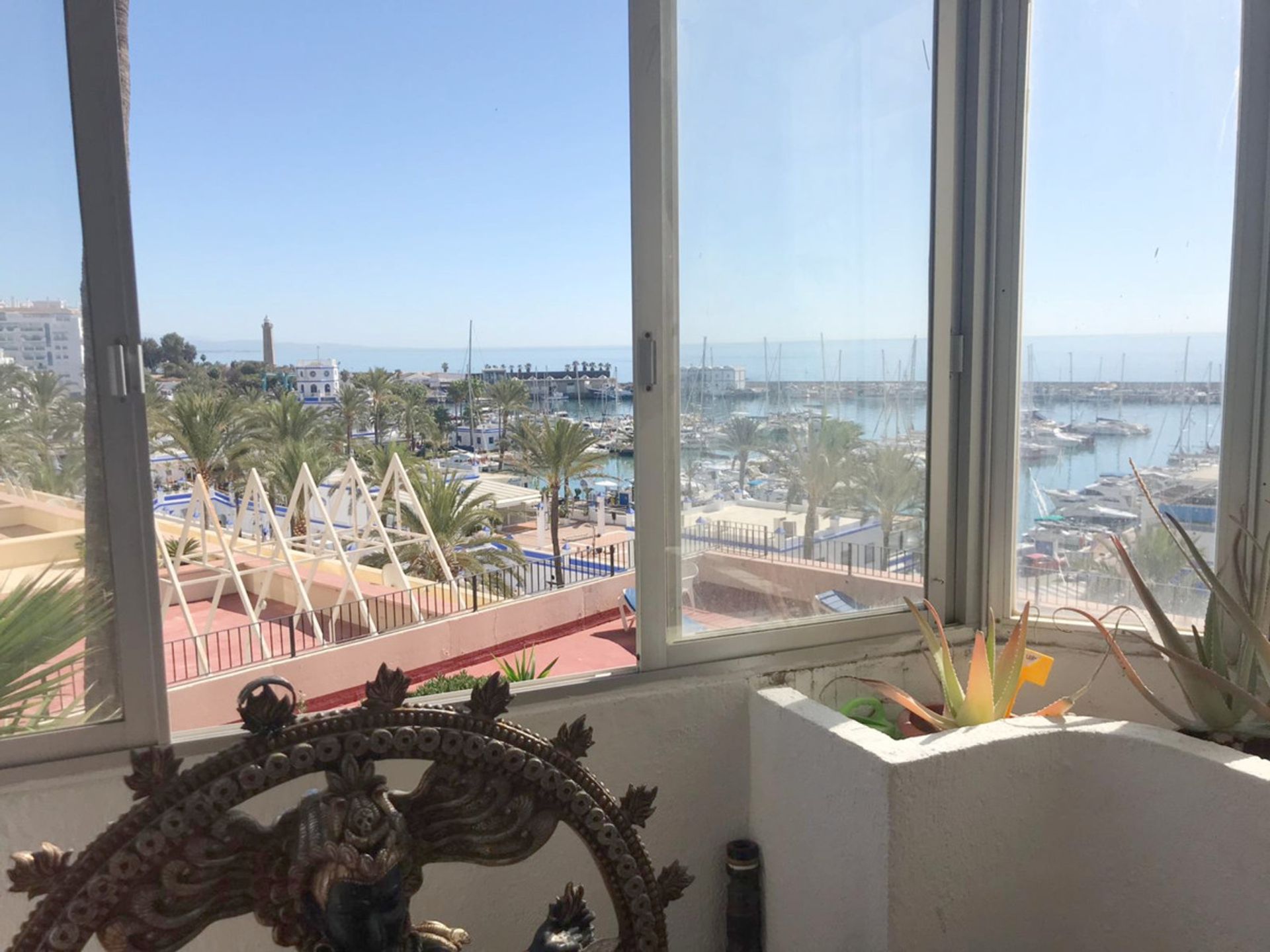 Condominium dans Estepona, Andalucía 10718004