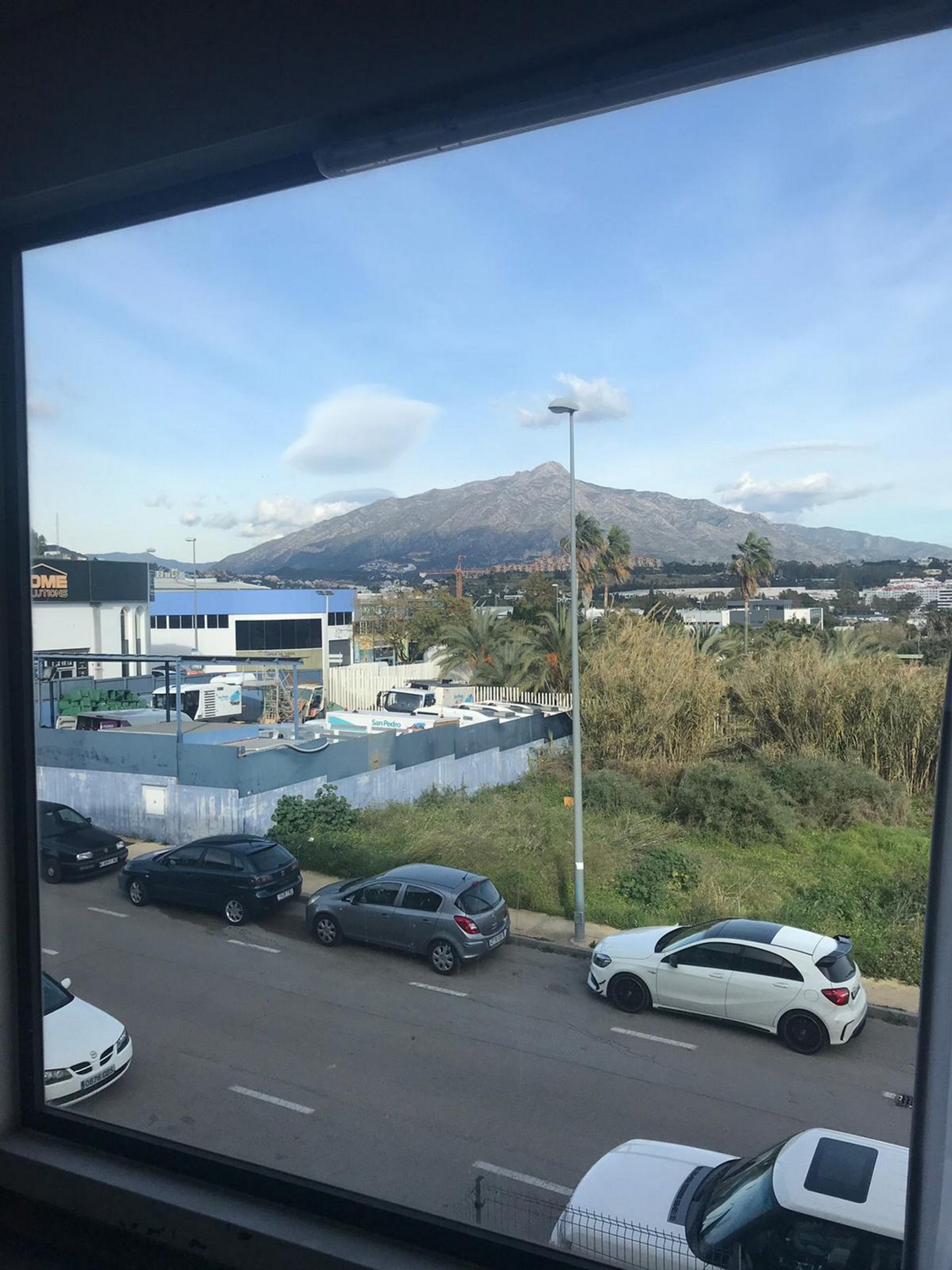 Industrieel in San Pedro de Alcántara, Andalusië 10718049