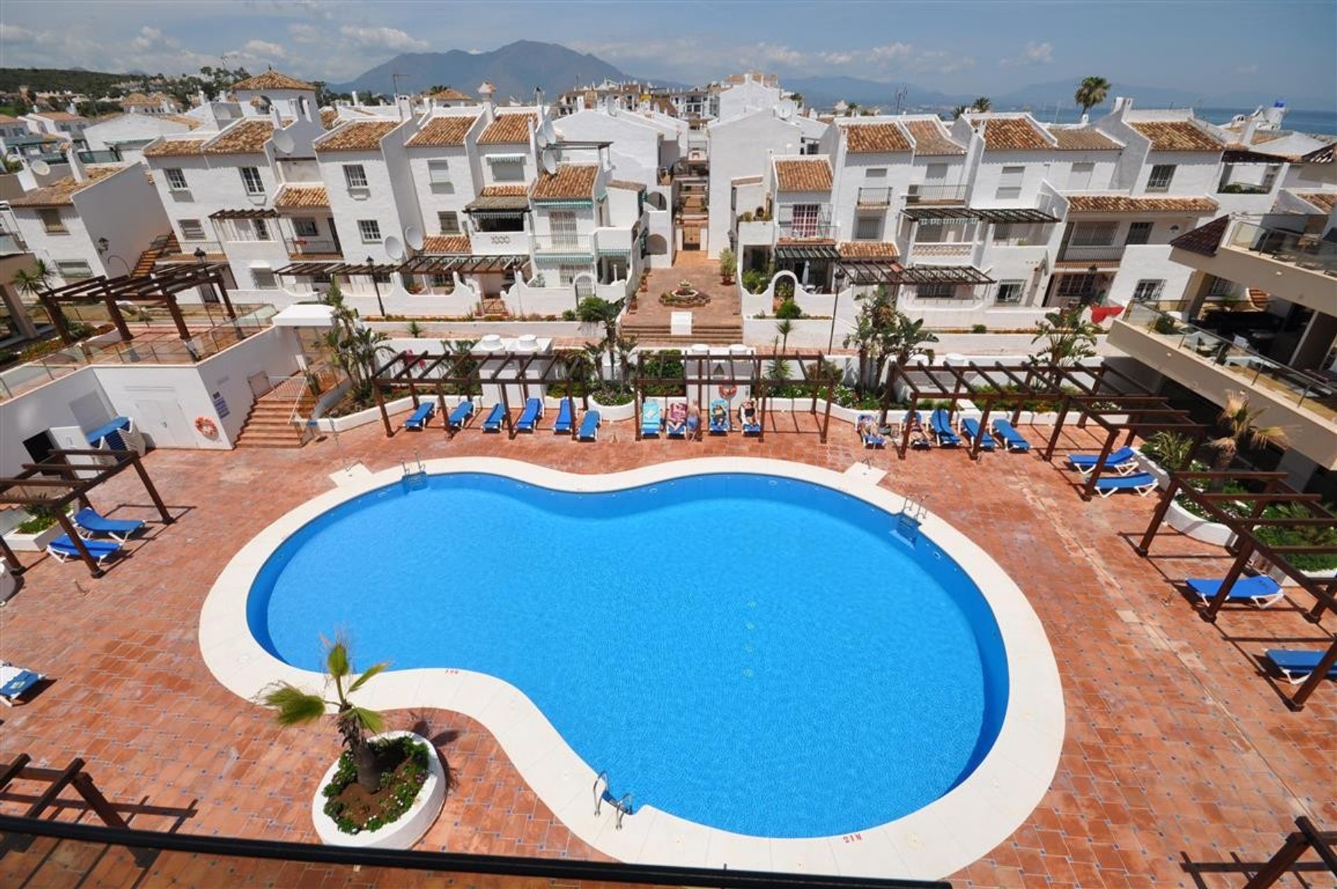 Condominio nel La Duquesa, Andalucía 10718079