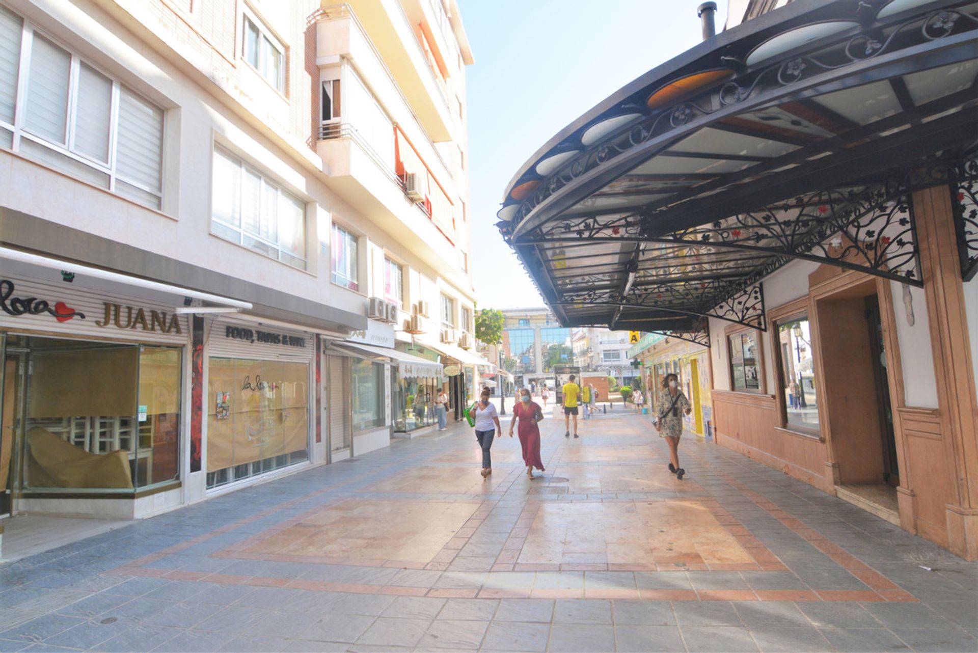 صناعي في Las Lagunas de Mijas, Andalucía 10718730