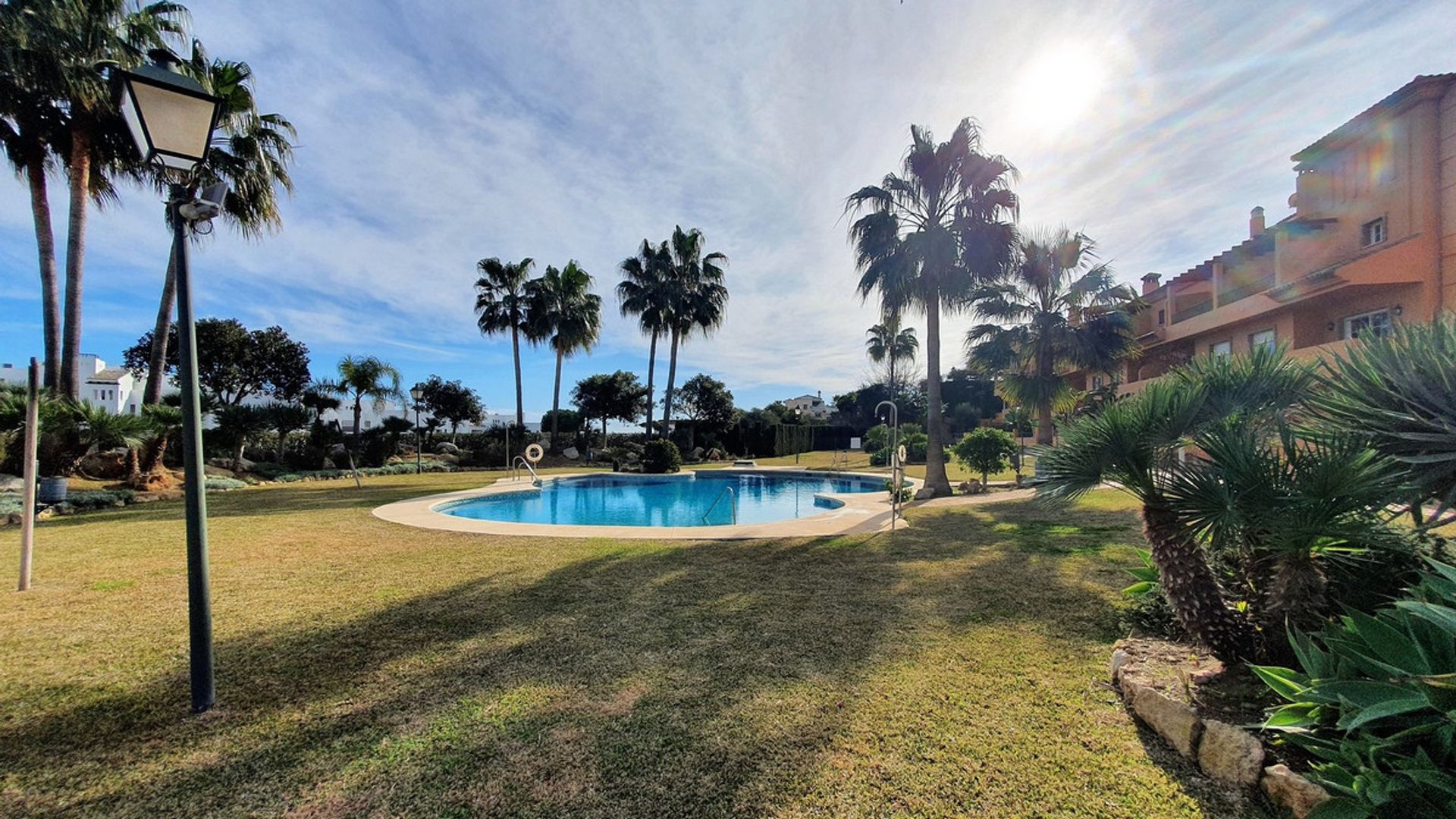 жилой дом в Las Lagunas de Mijas, Andalucía 10718814